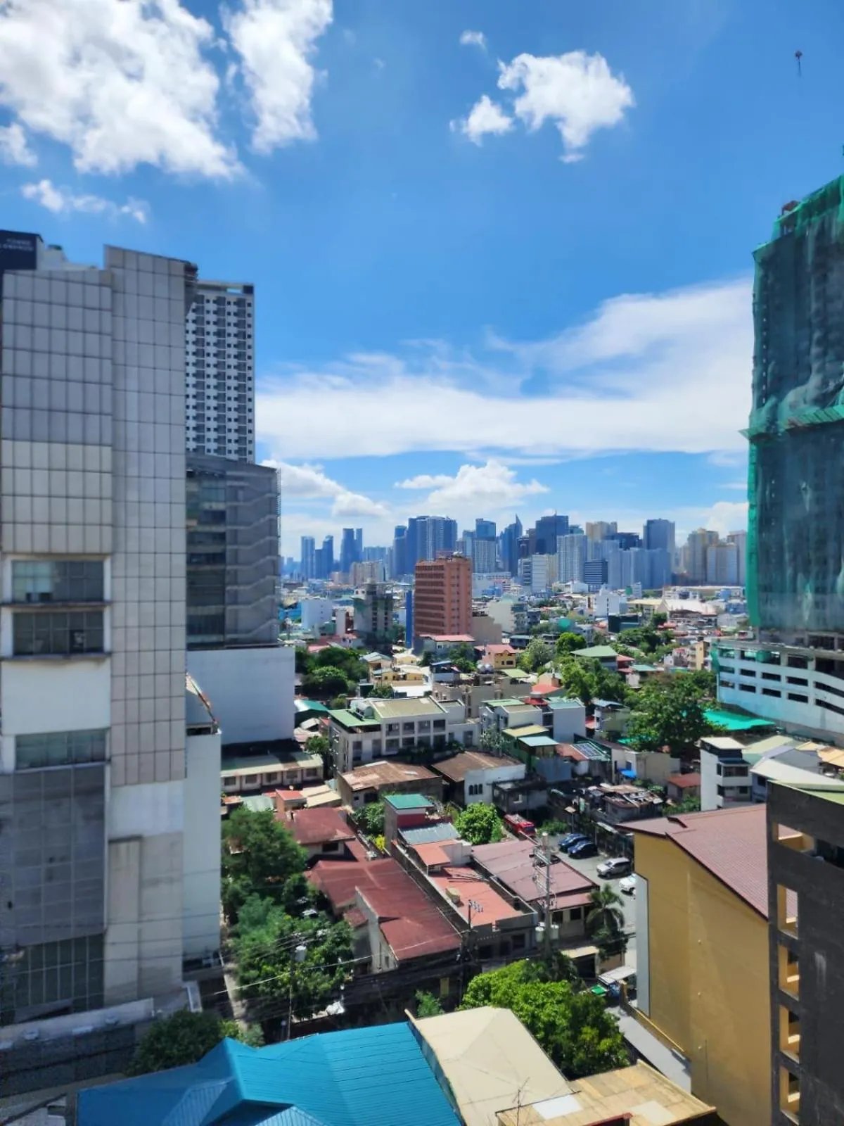 Nordic Rsquare Manila - with Pool Access