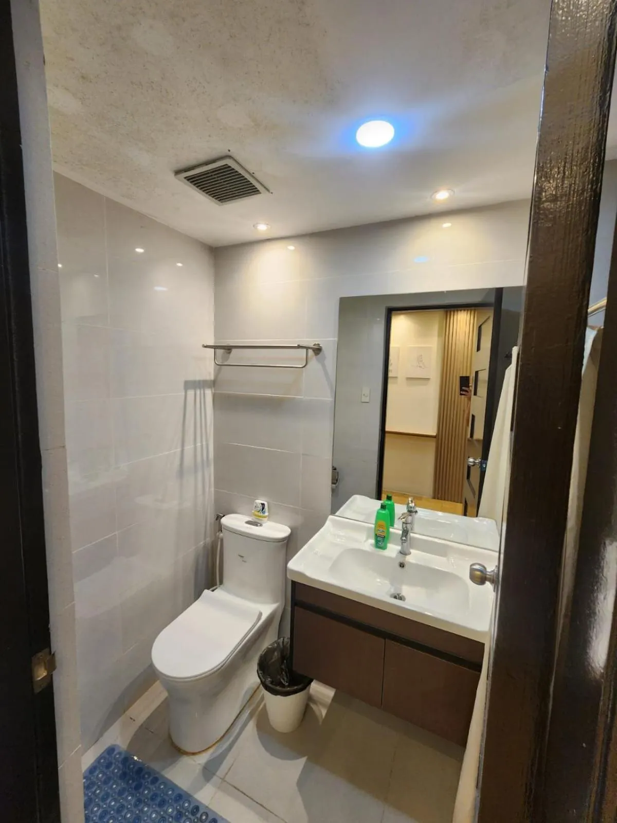 Nordic Rsquare Manila - with Pool Access