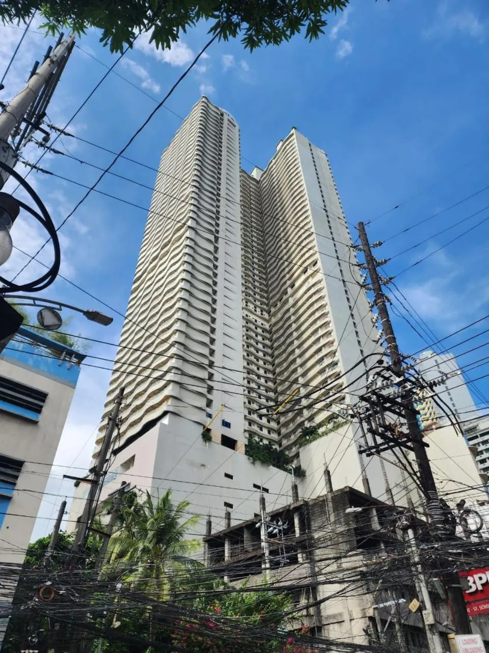 Nordic Rsquare Manila - with Pool Access