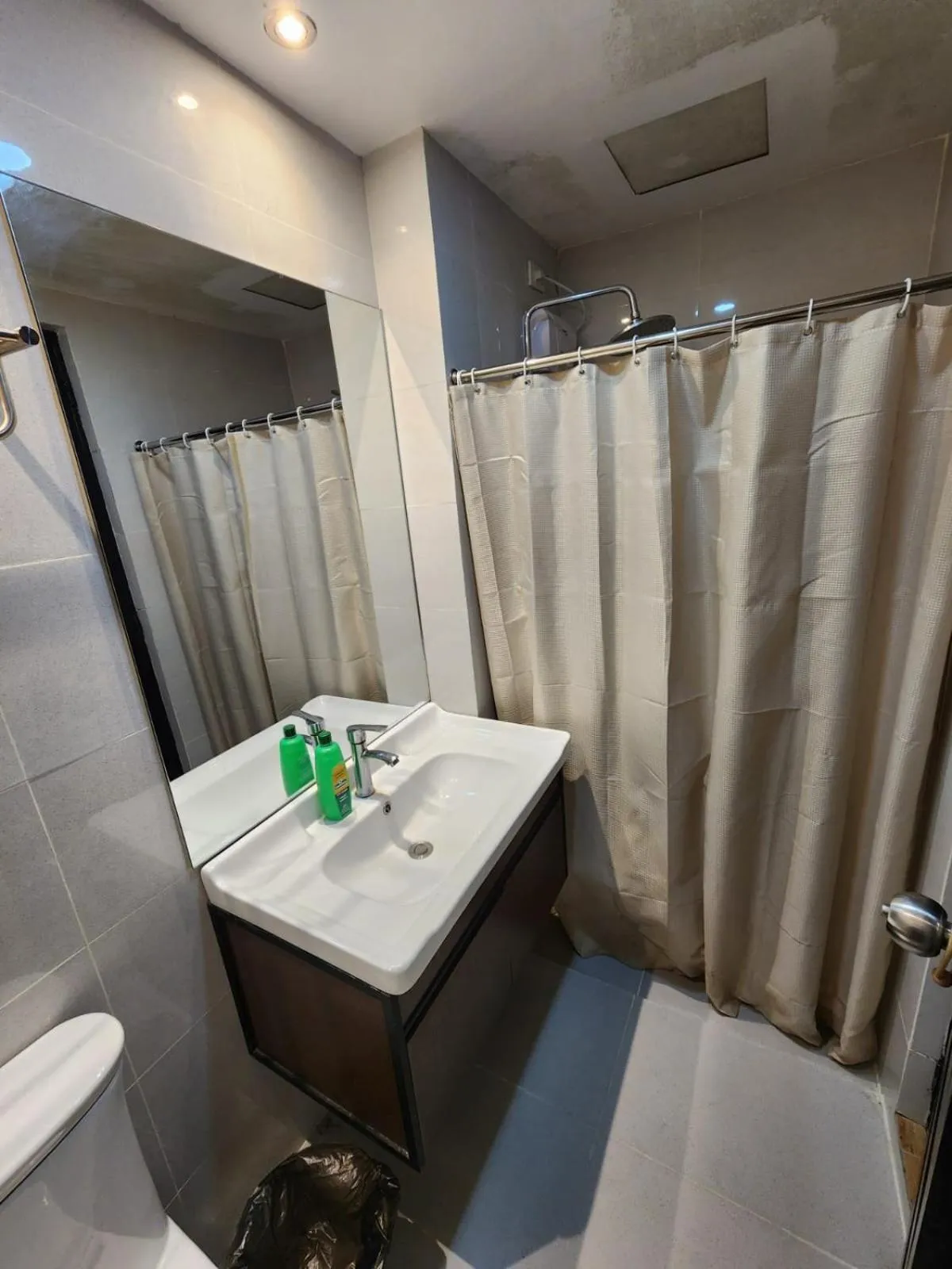 Nordic Rsquare Manila - with Pool Access