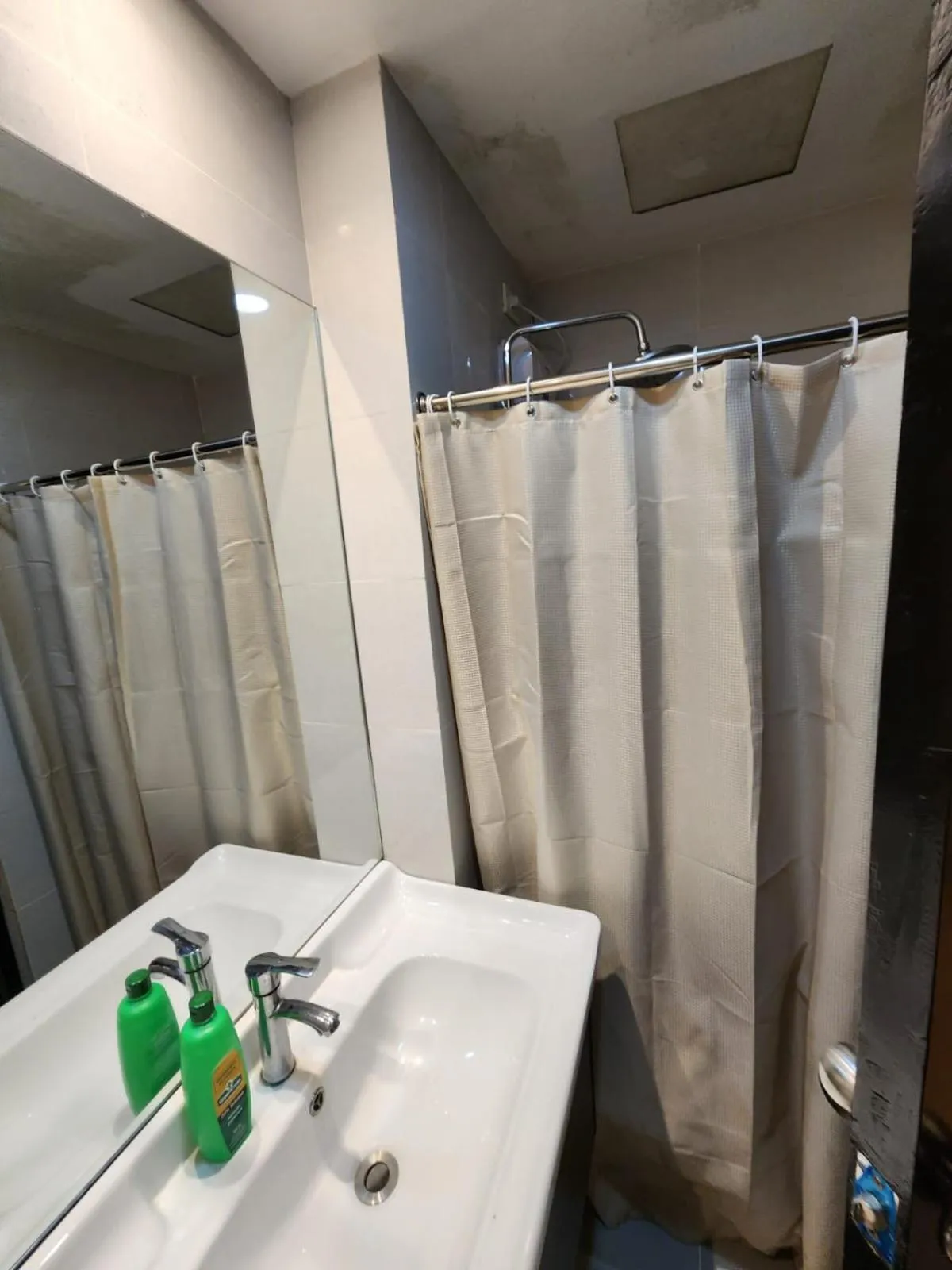 Nordic Rsquare Manila - with Pool Access