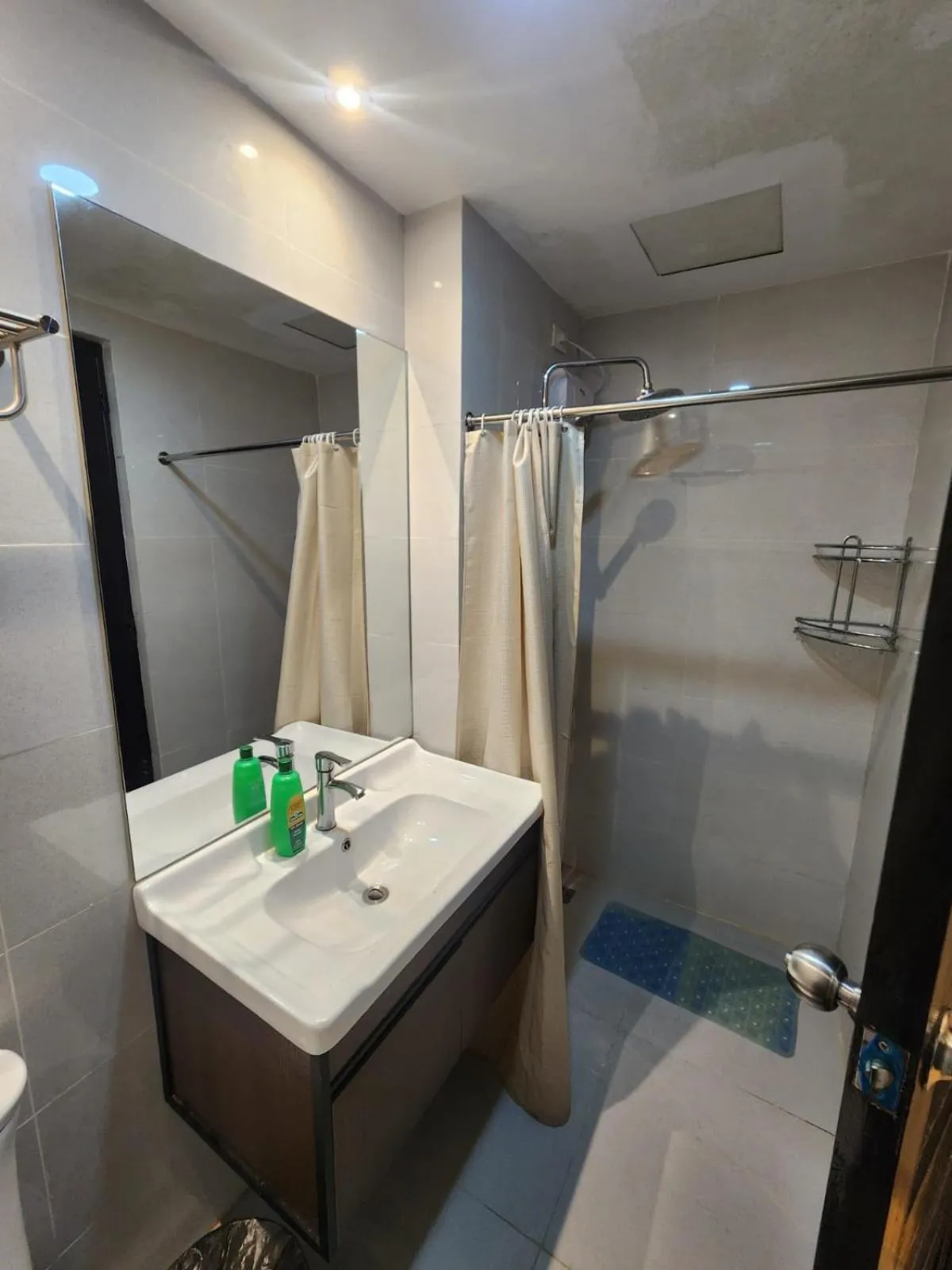 Nordic Rsquare Manila - with Pool Access