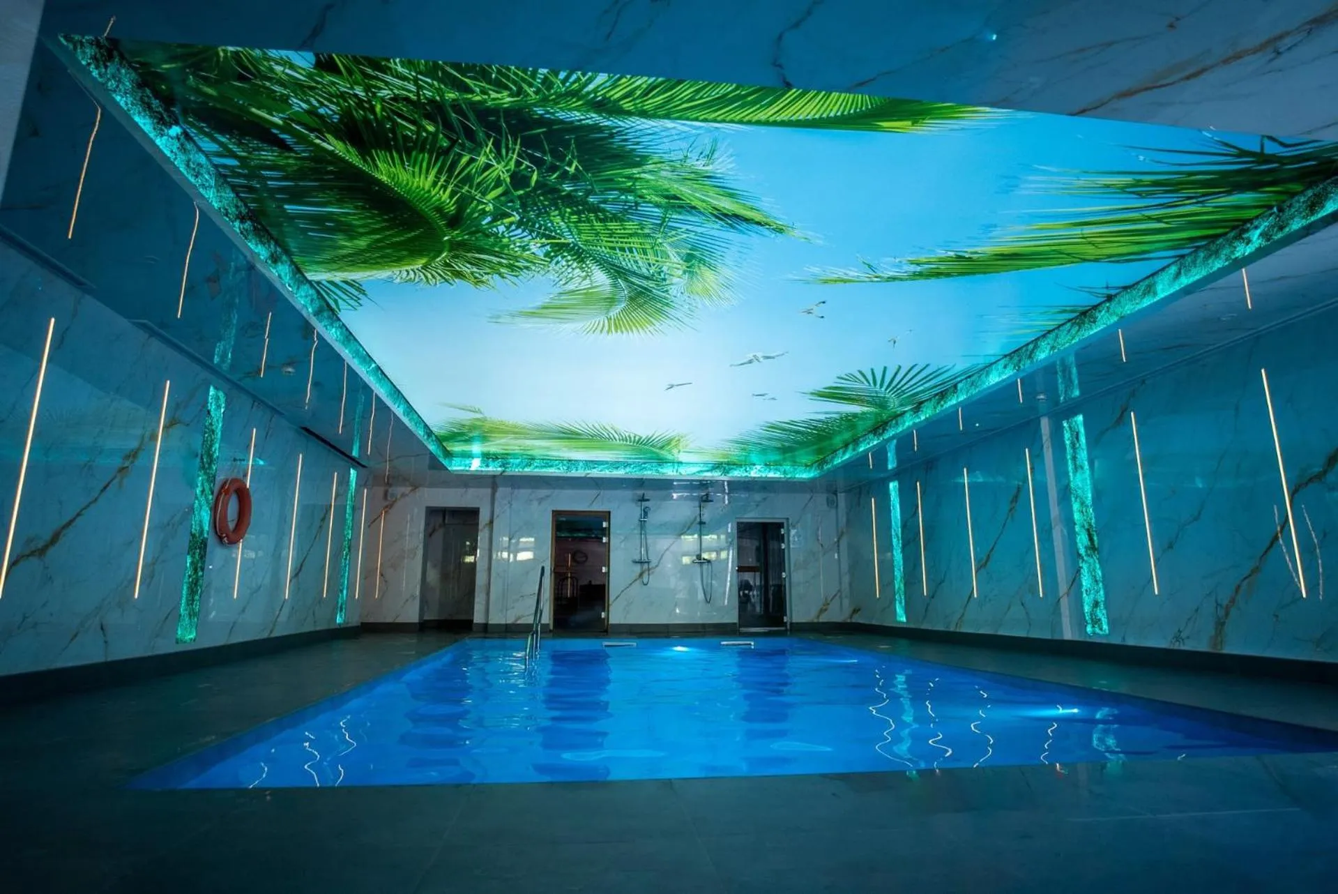 Swimming pool in Park Hall Hotel and Spa Wolverhampton