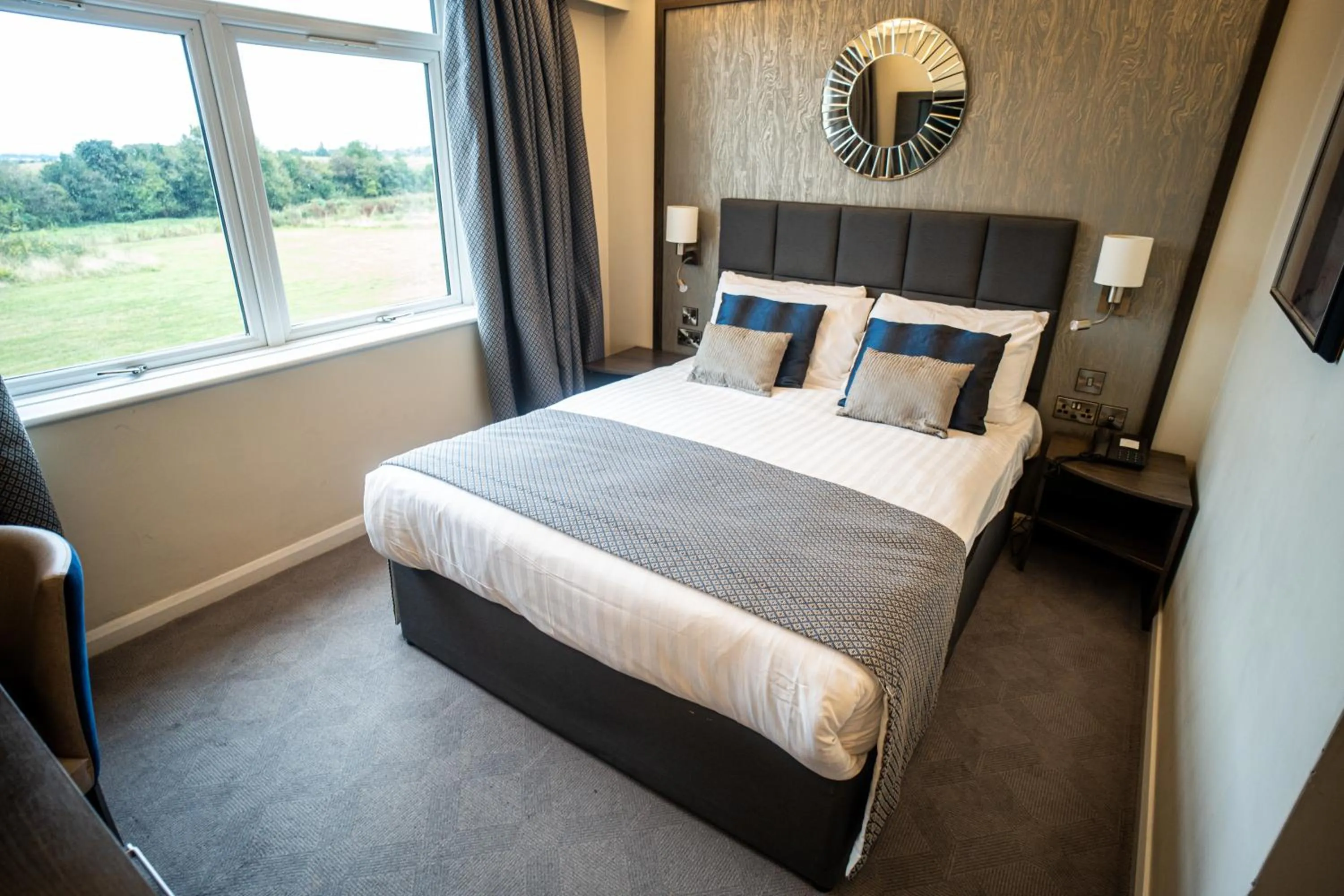Bedroom, Bed in Park Hall Hotel and Spa Wolverhampton
