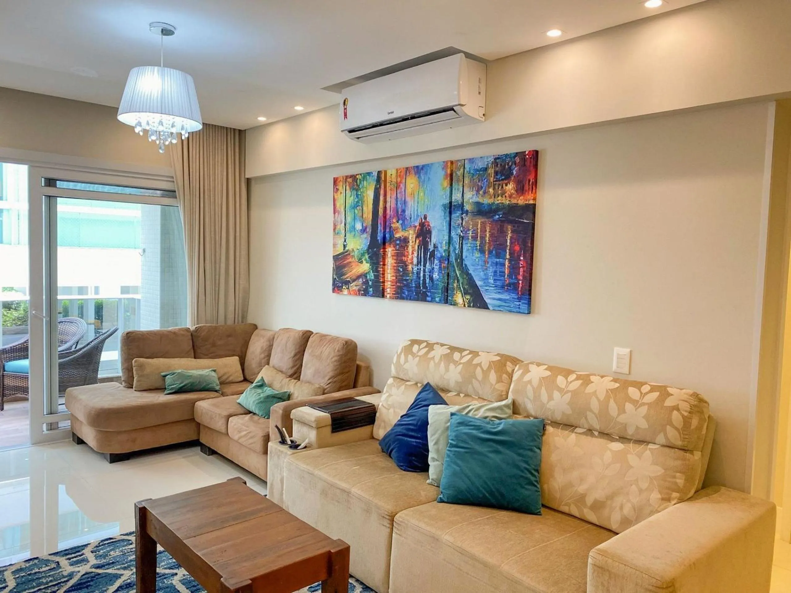 Jurere Perfeição em cada Detalhe com Linda Piscina