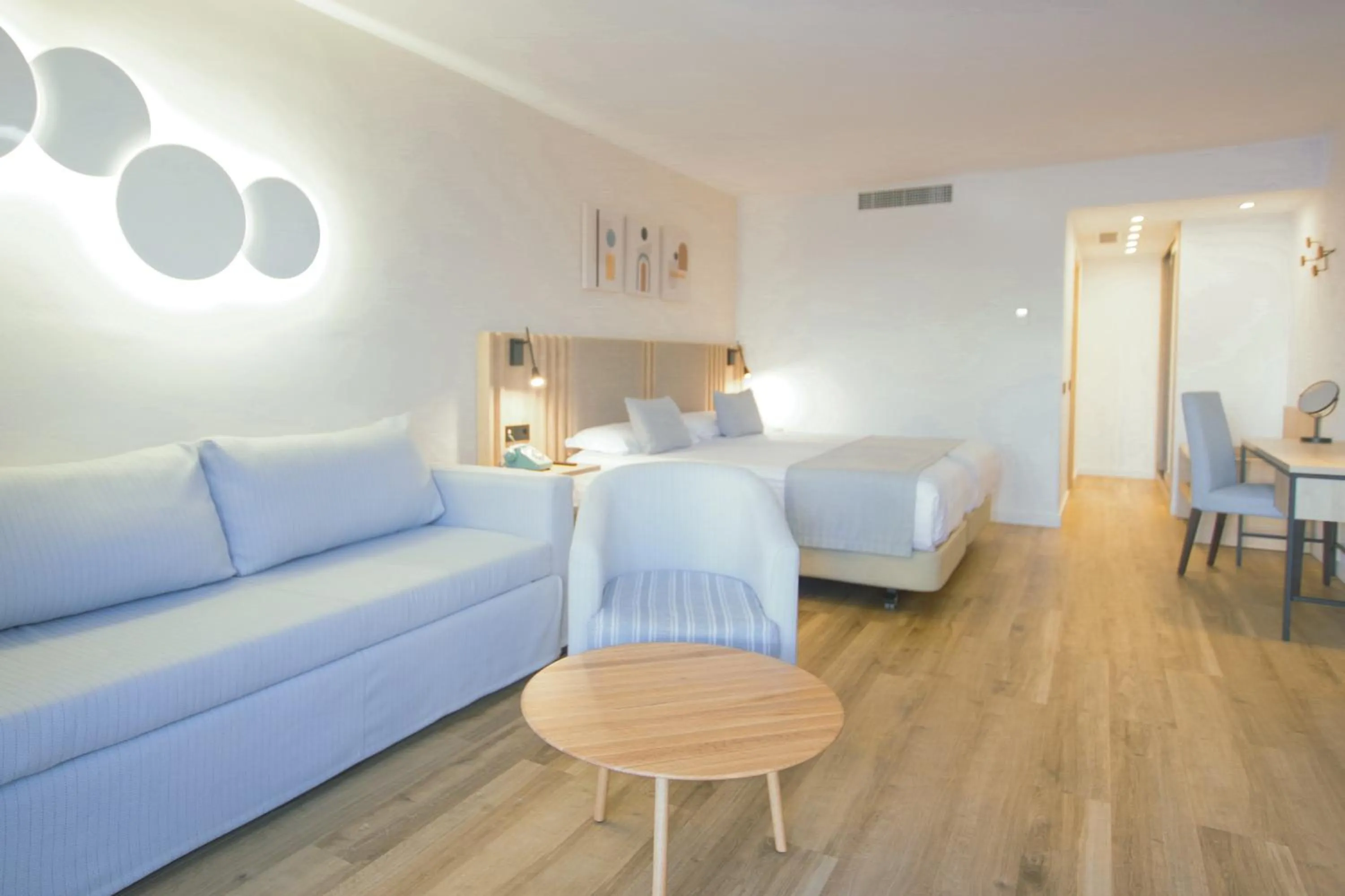 Photo of the whole room in Hotel Las Costas