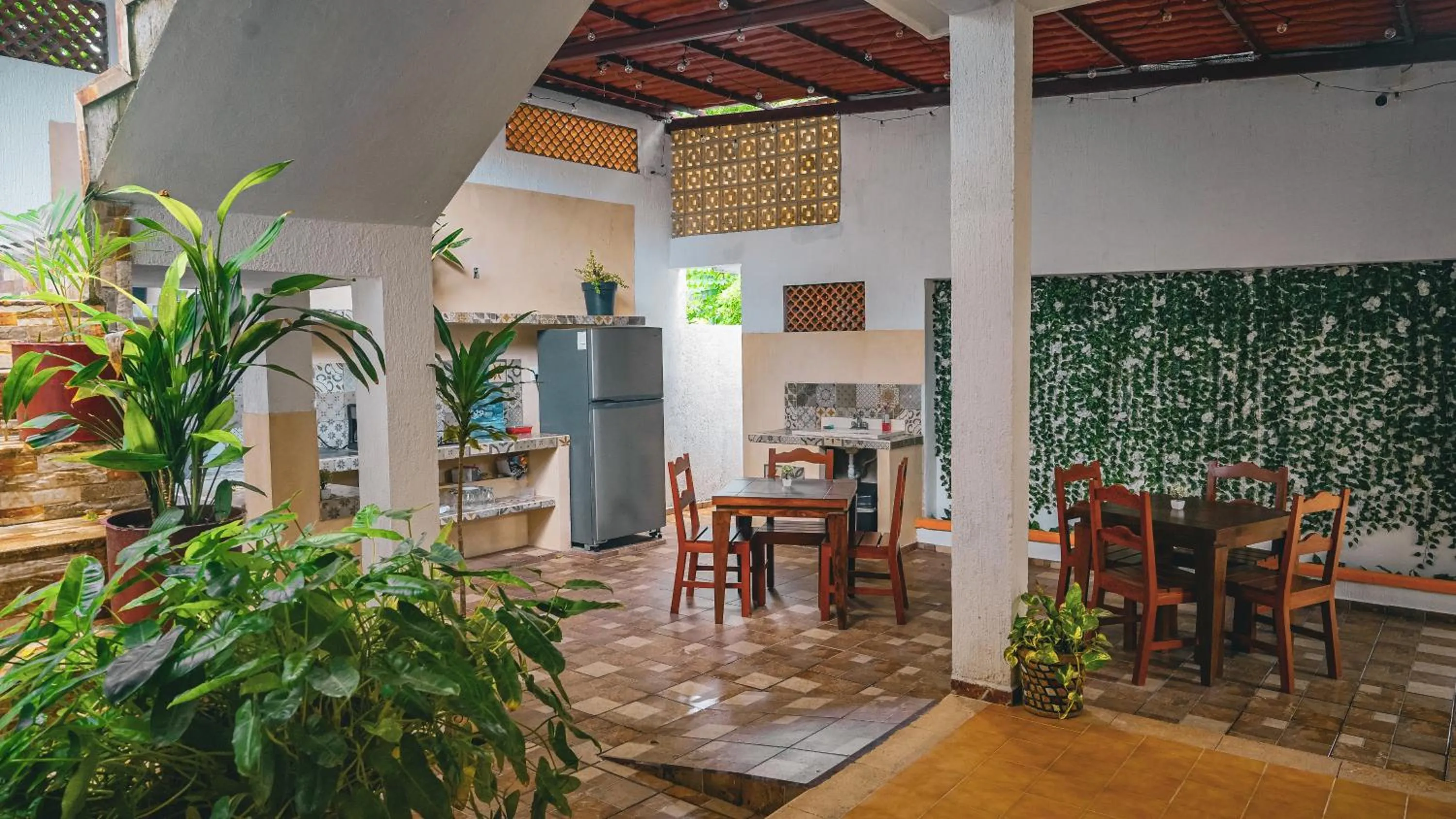 Restaurant/places to eat in Hotel del Parque