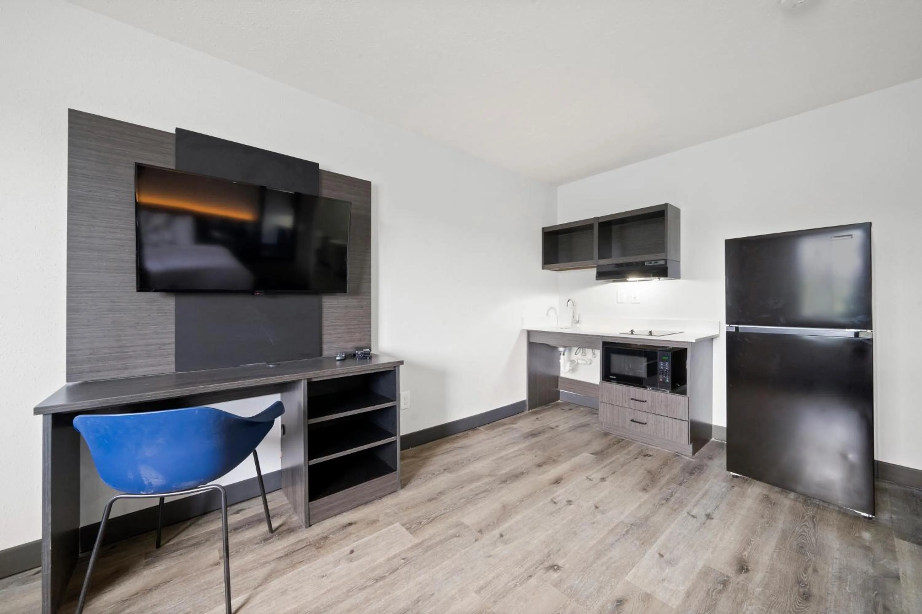 TV and multimedia in Efficiency Lodge Columbus