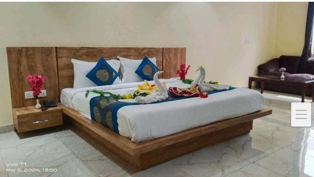 Bedroom, Bed in Rubystone Shiv Vilas Palace