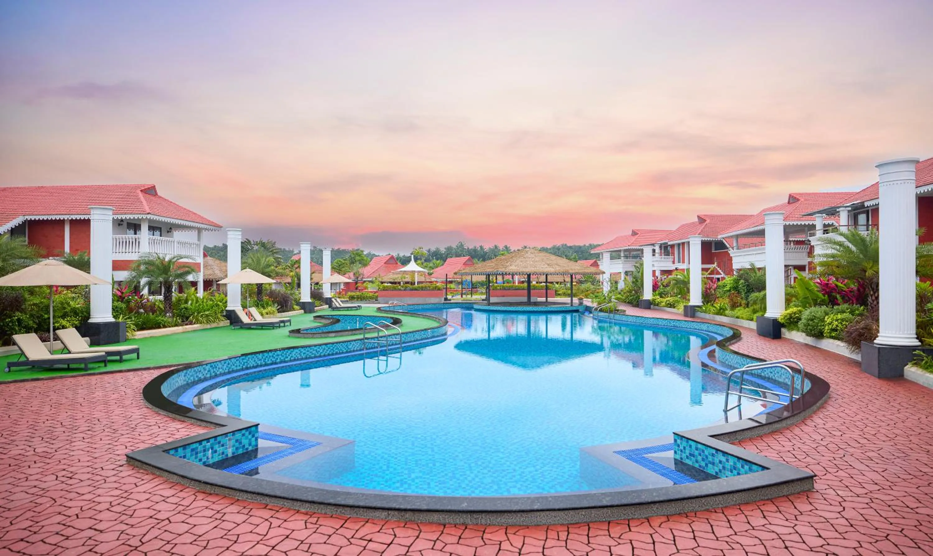 Swimming pool in Gateway Bekal