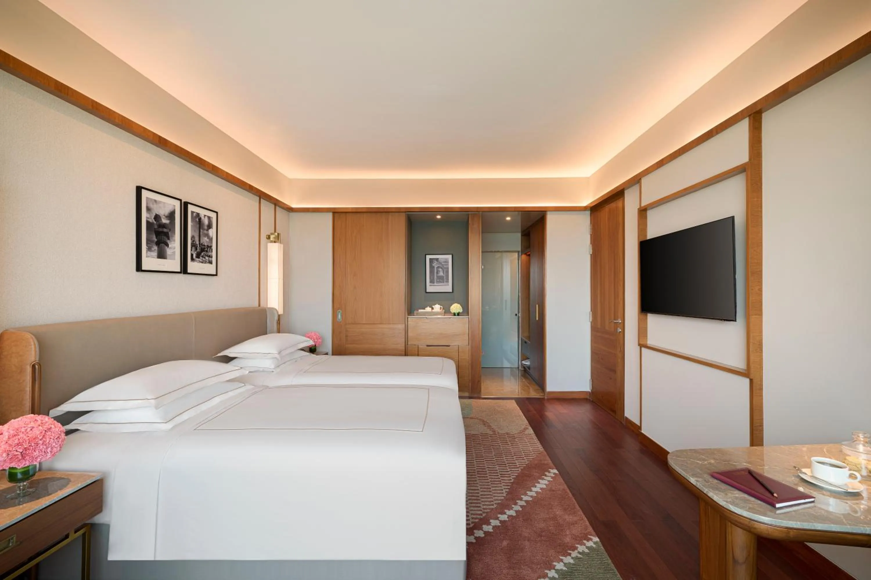 Bed in Taj City Centre, Patna