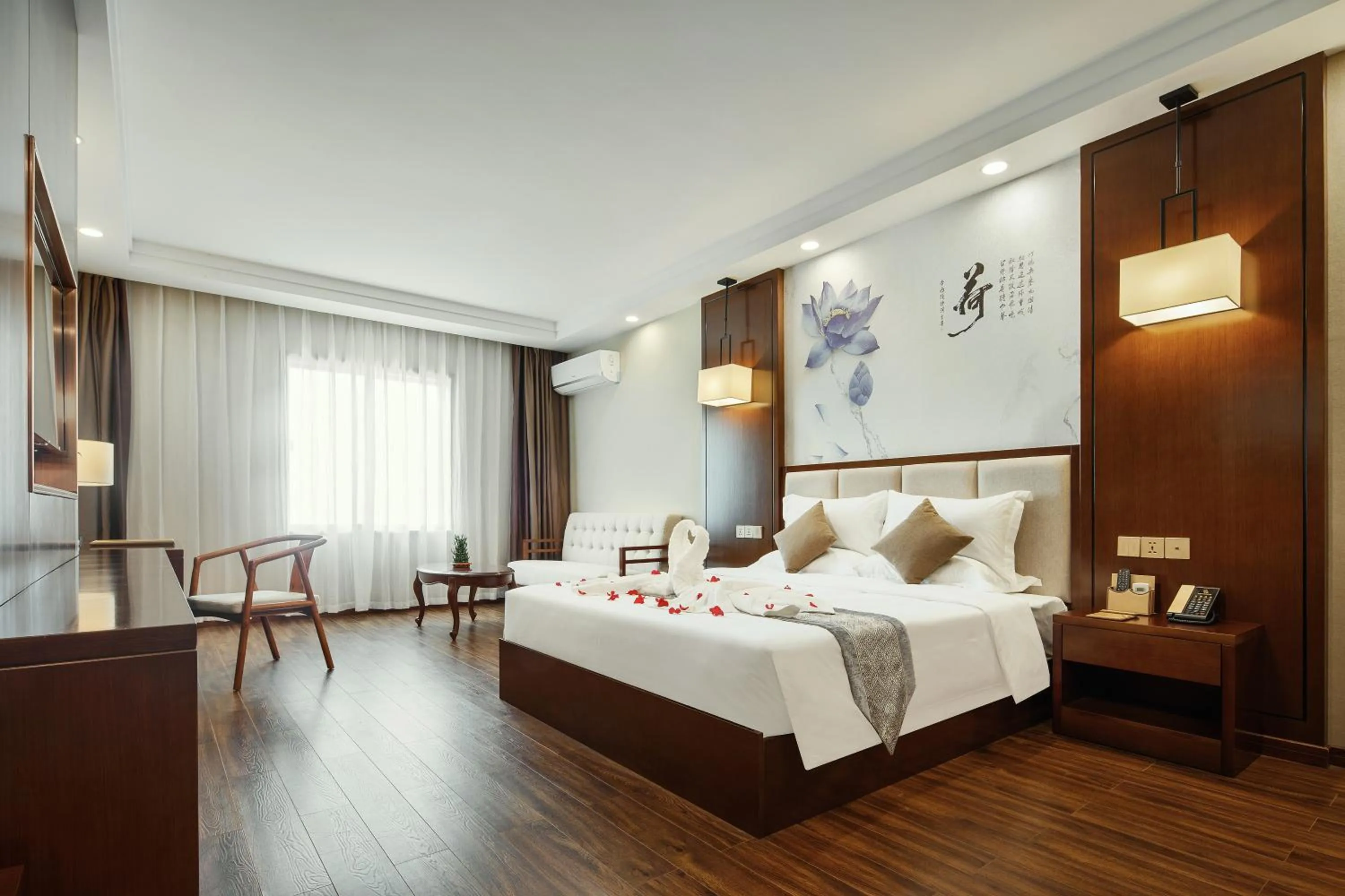 Bed in Rose Garden International Hotel