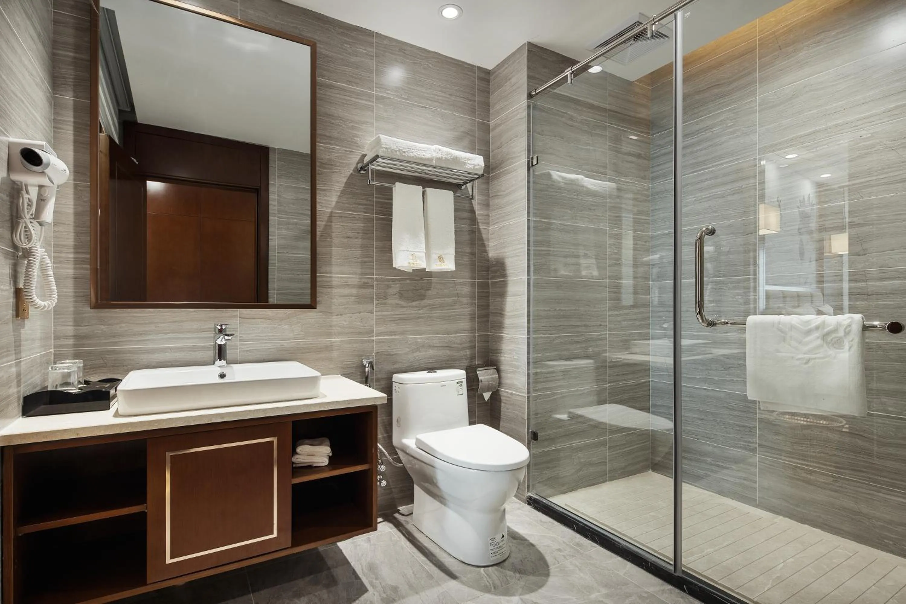 Bathroom in Rose Garden International Hotel