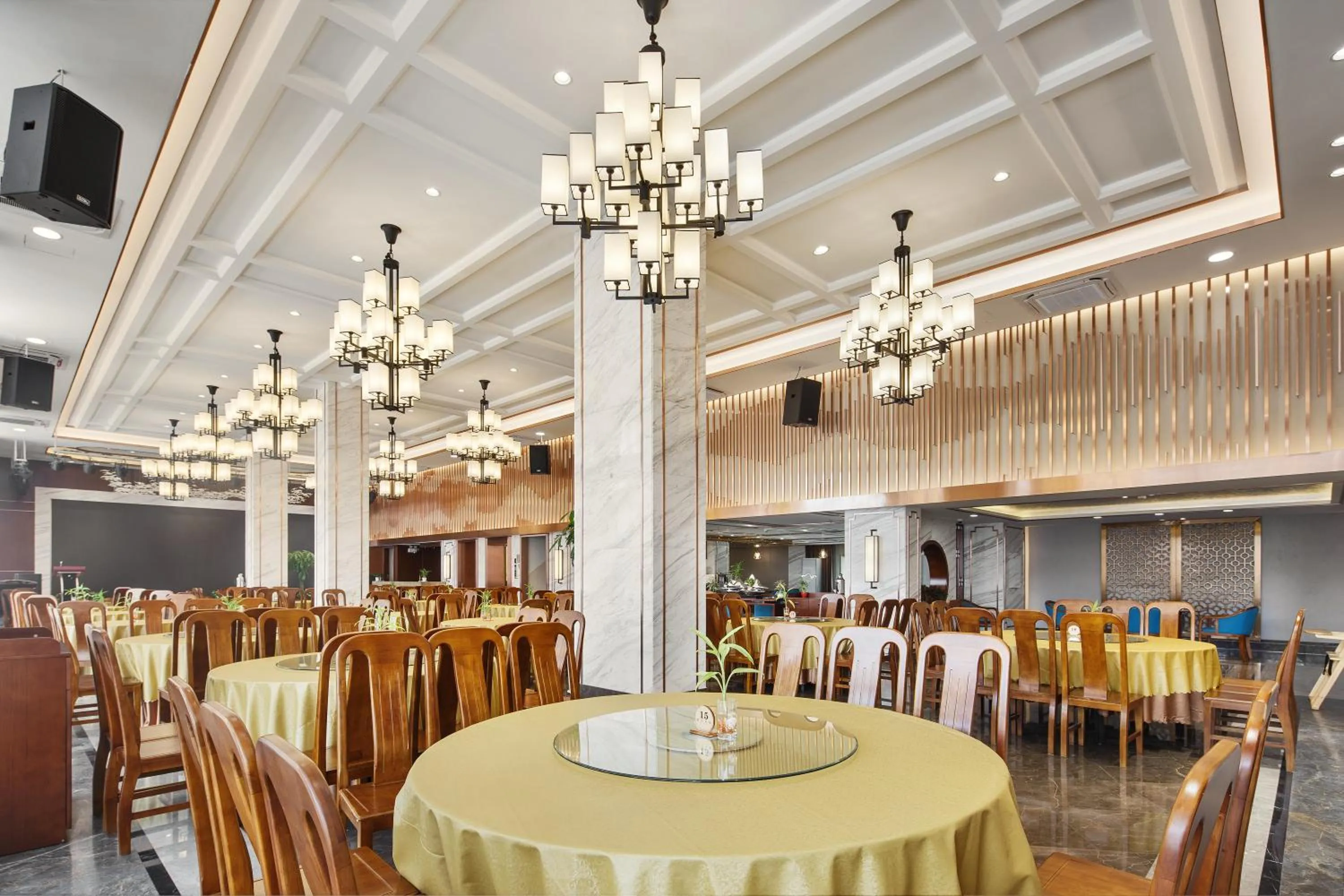 Restaurant/places to eat in Rose Garden International Hotel