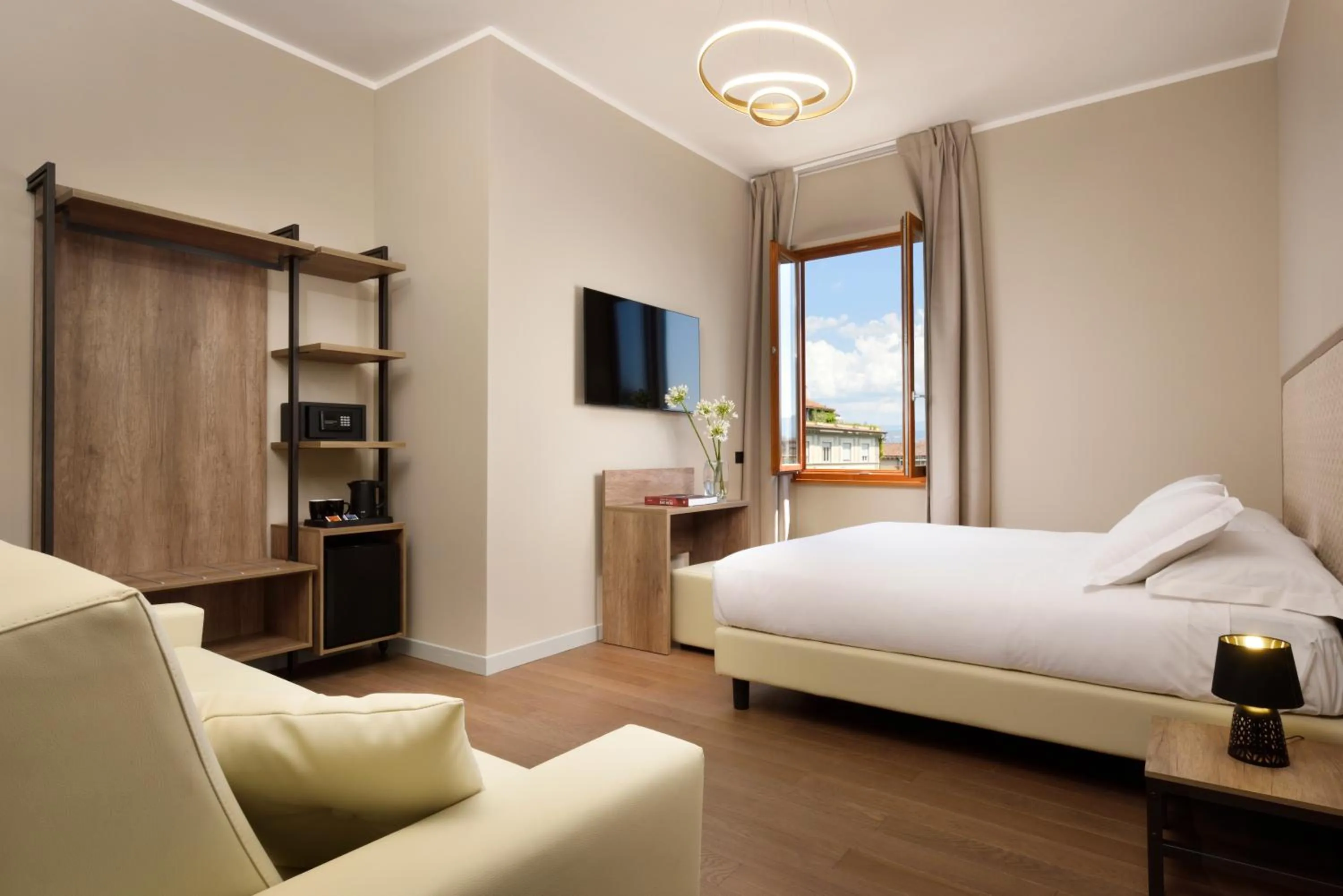 Bedroom, Bed in Essence Hotel