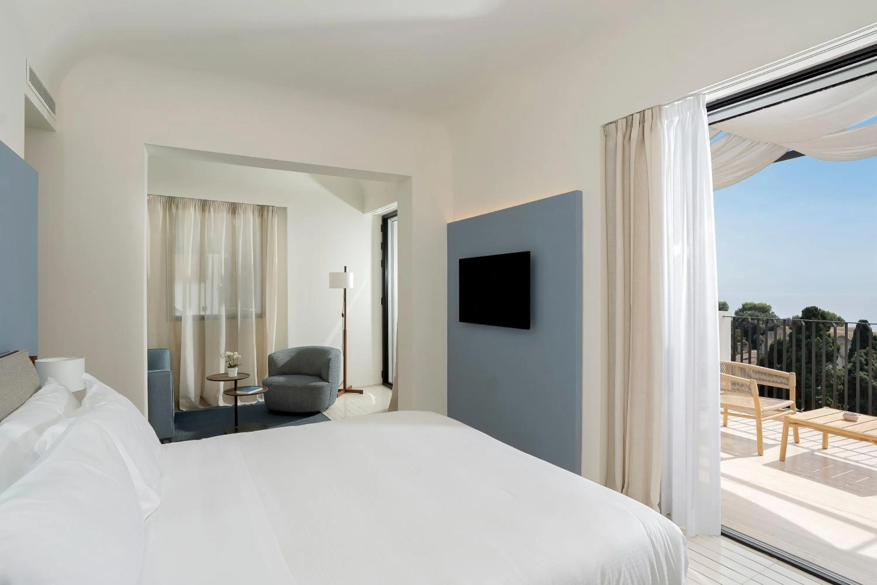 Bed in Villa Certosa Boutique Hotel Capri