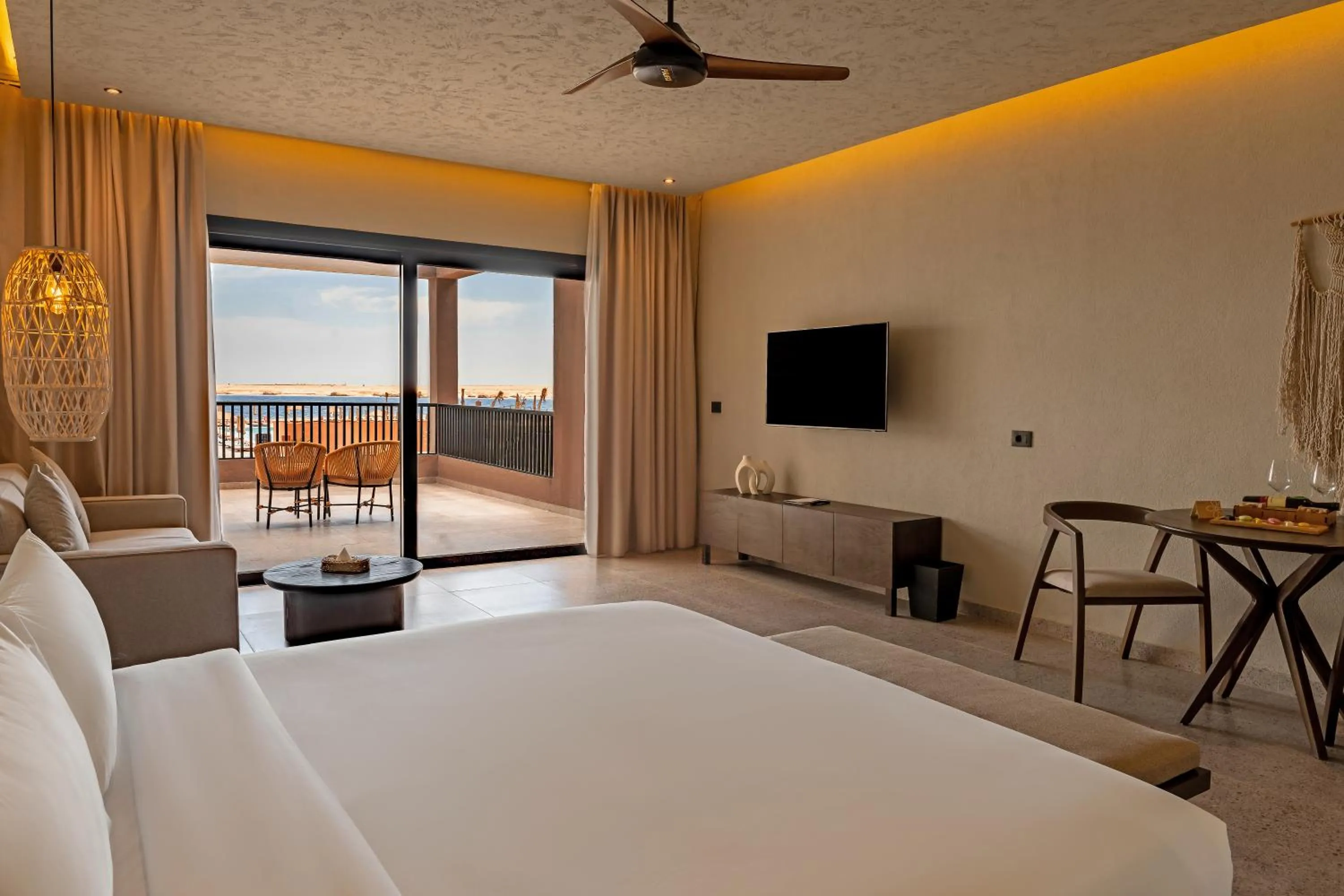 TV and multimedia, Bed in Sentido Naga Bay - Adults friendly
