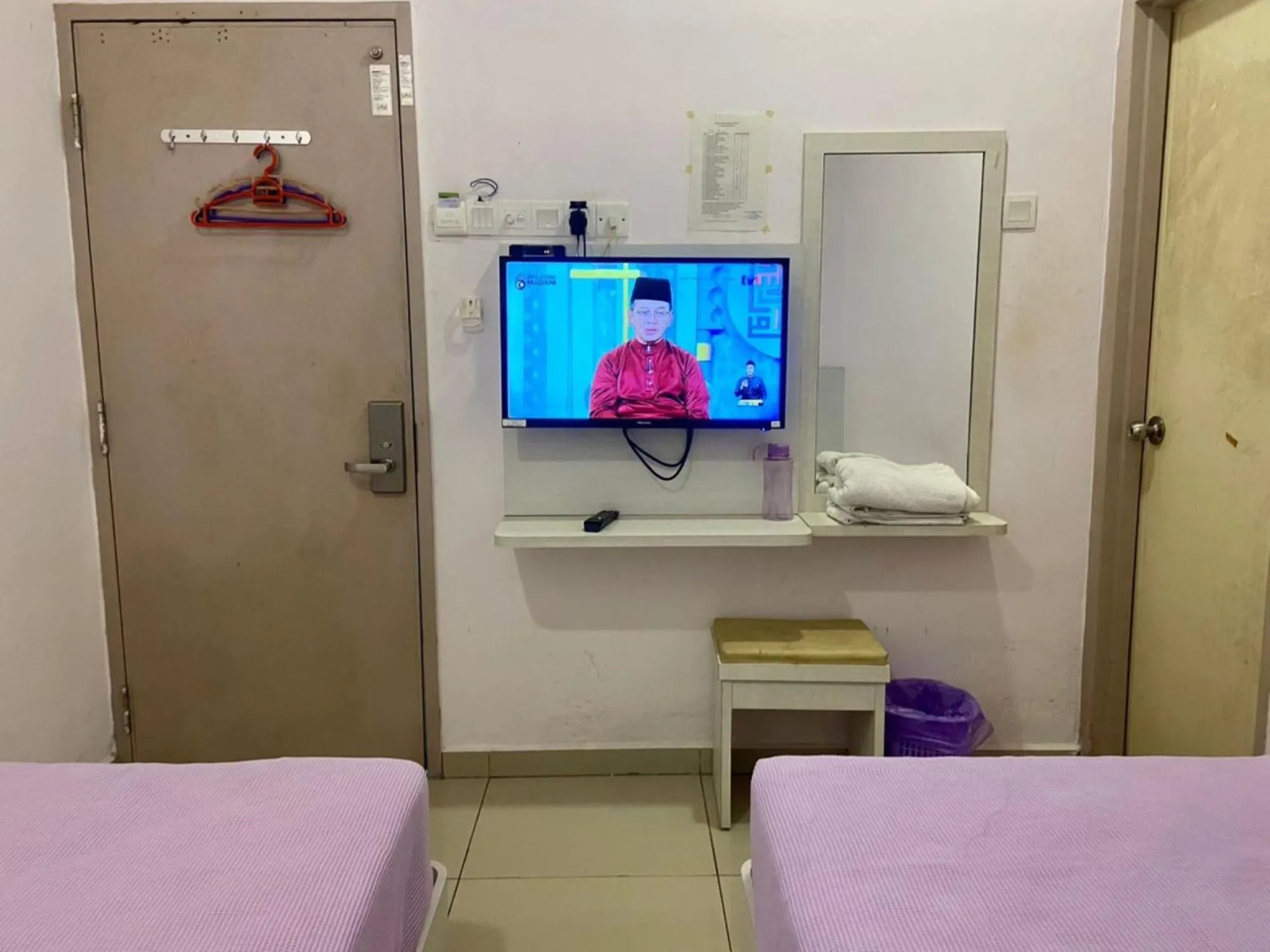 TV and multimedia, Bed in Lavender Riverside Hotel