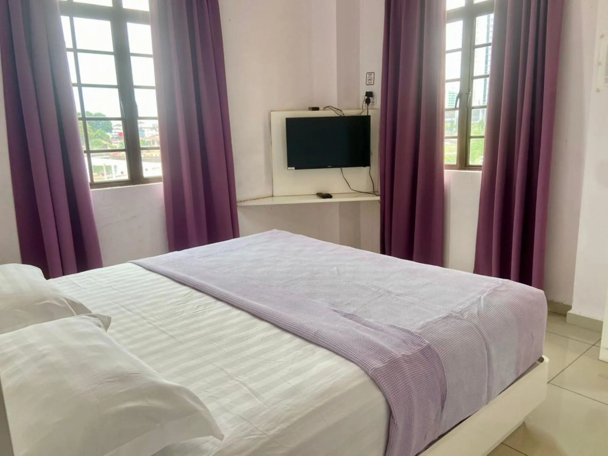 TV and multimedia, Bed in Lavender Riverside Hotel