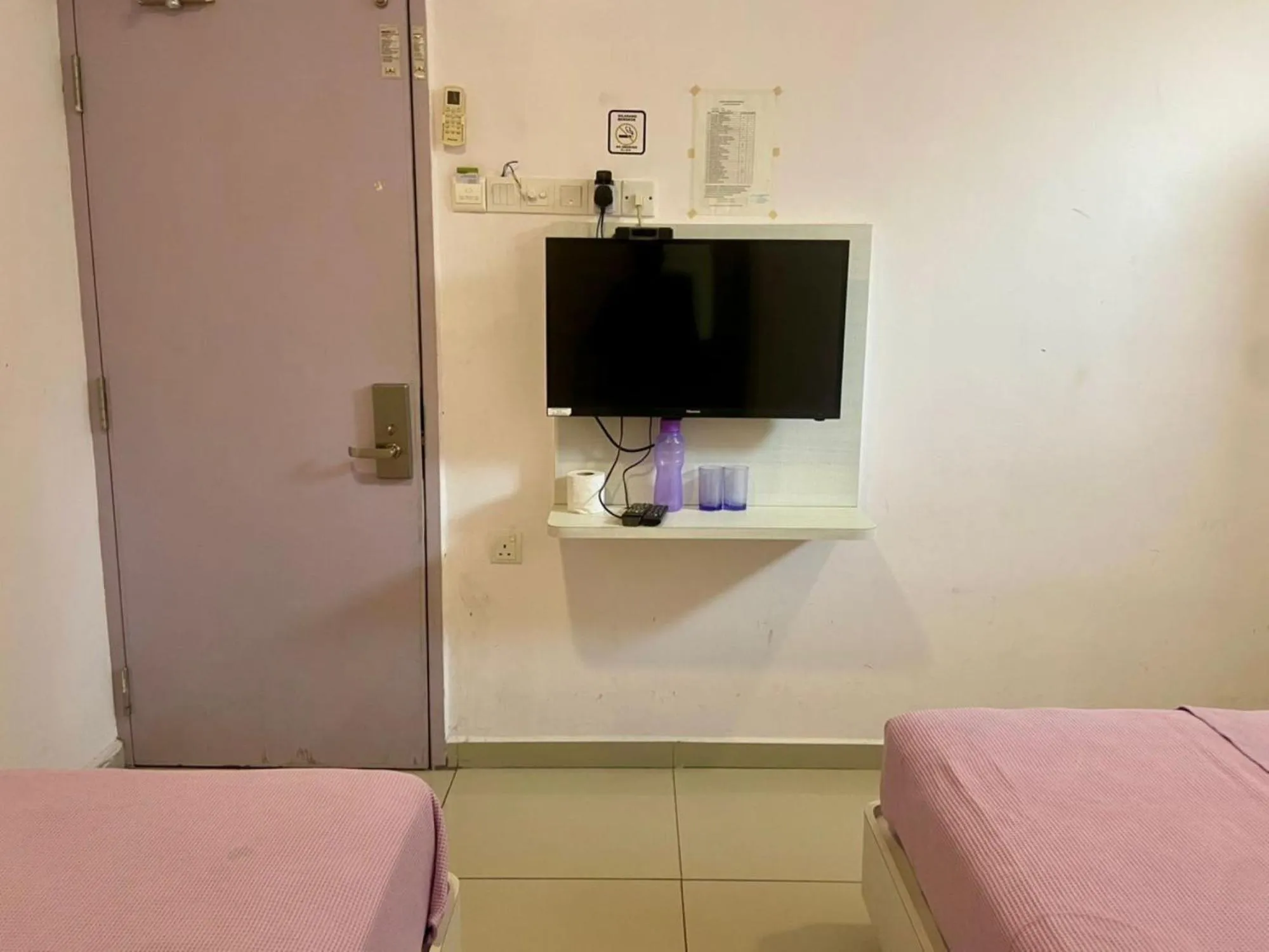 TV and multimedia, Bed in Lavender Riverside Hotel