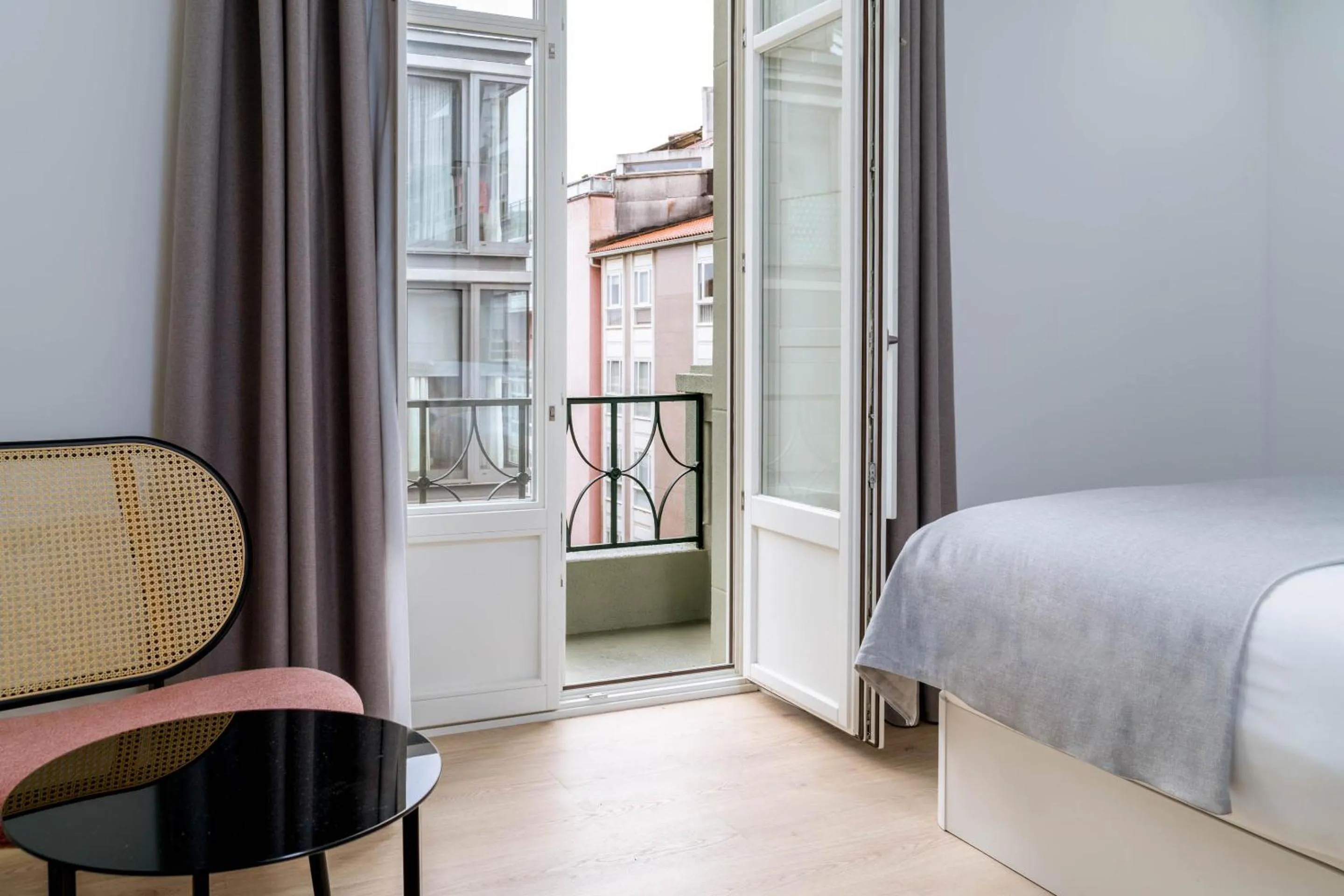 Bed in Limehome Santiago de Compostela