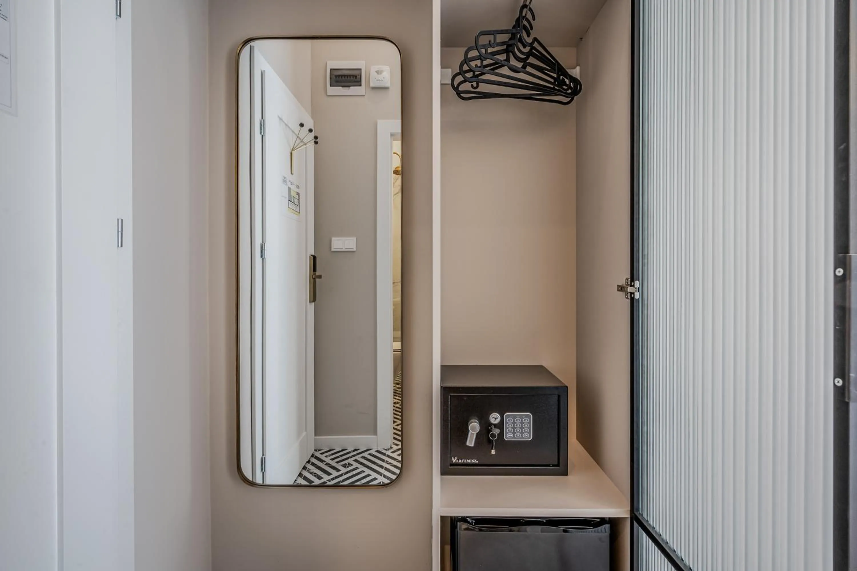 safe in Timeless Boutique Suites by BQA