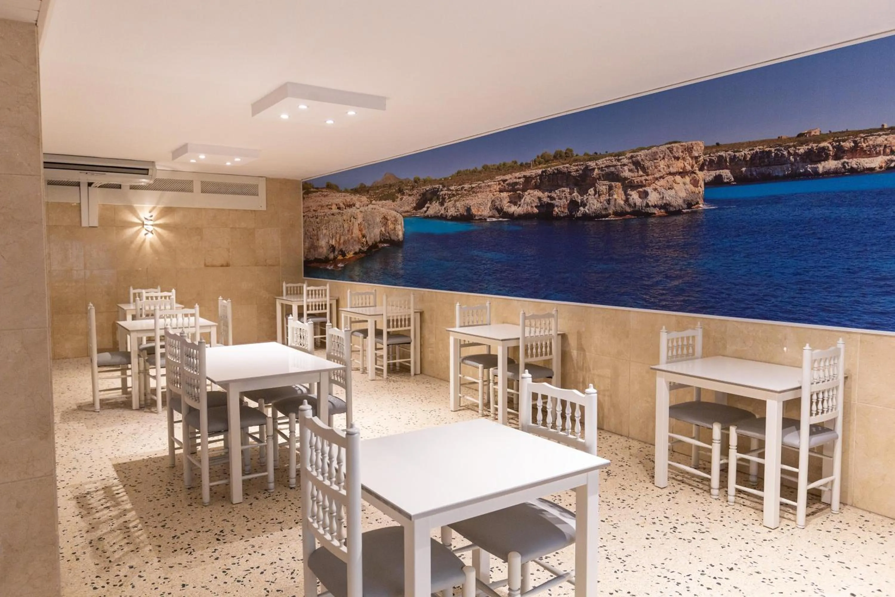 Restaurant/places to eat in R2 Veronica