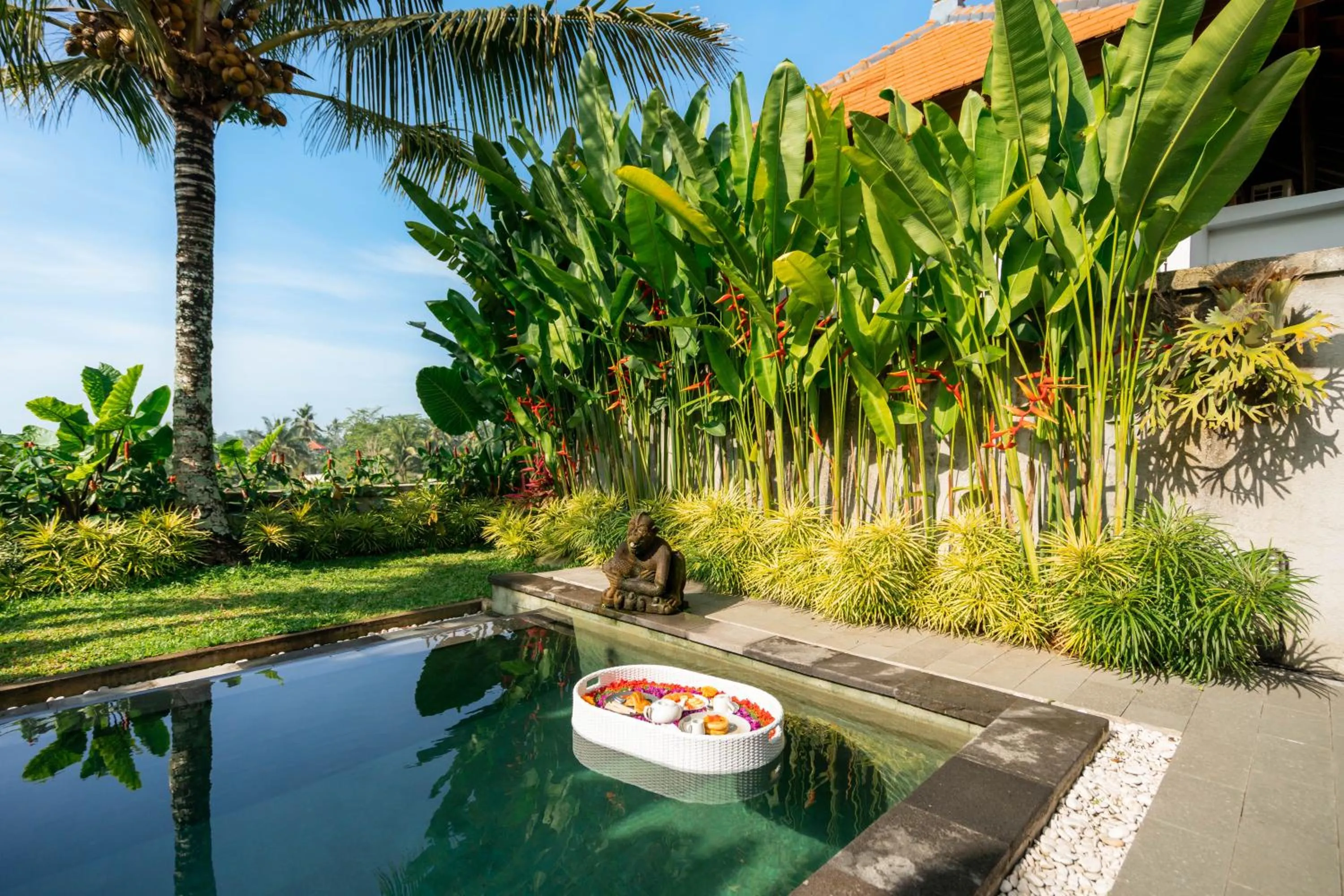 Food and drinks in Kaki Uma Villa