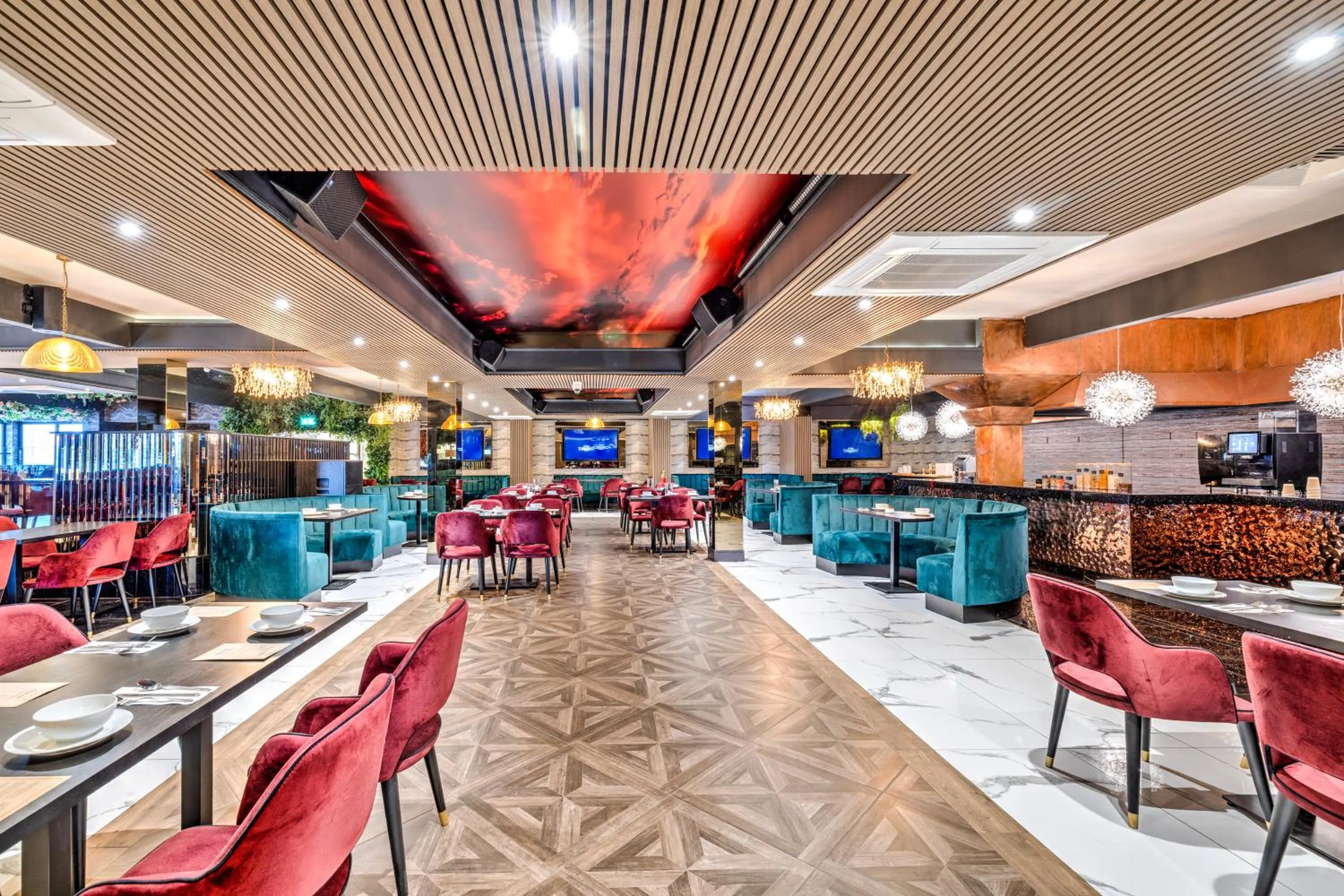 Restaurant/places to eat in Palms Hotel & Retreat By Palette London Romford