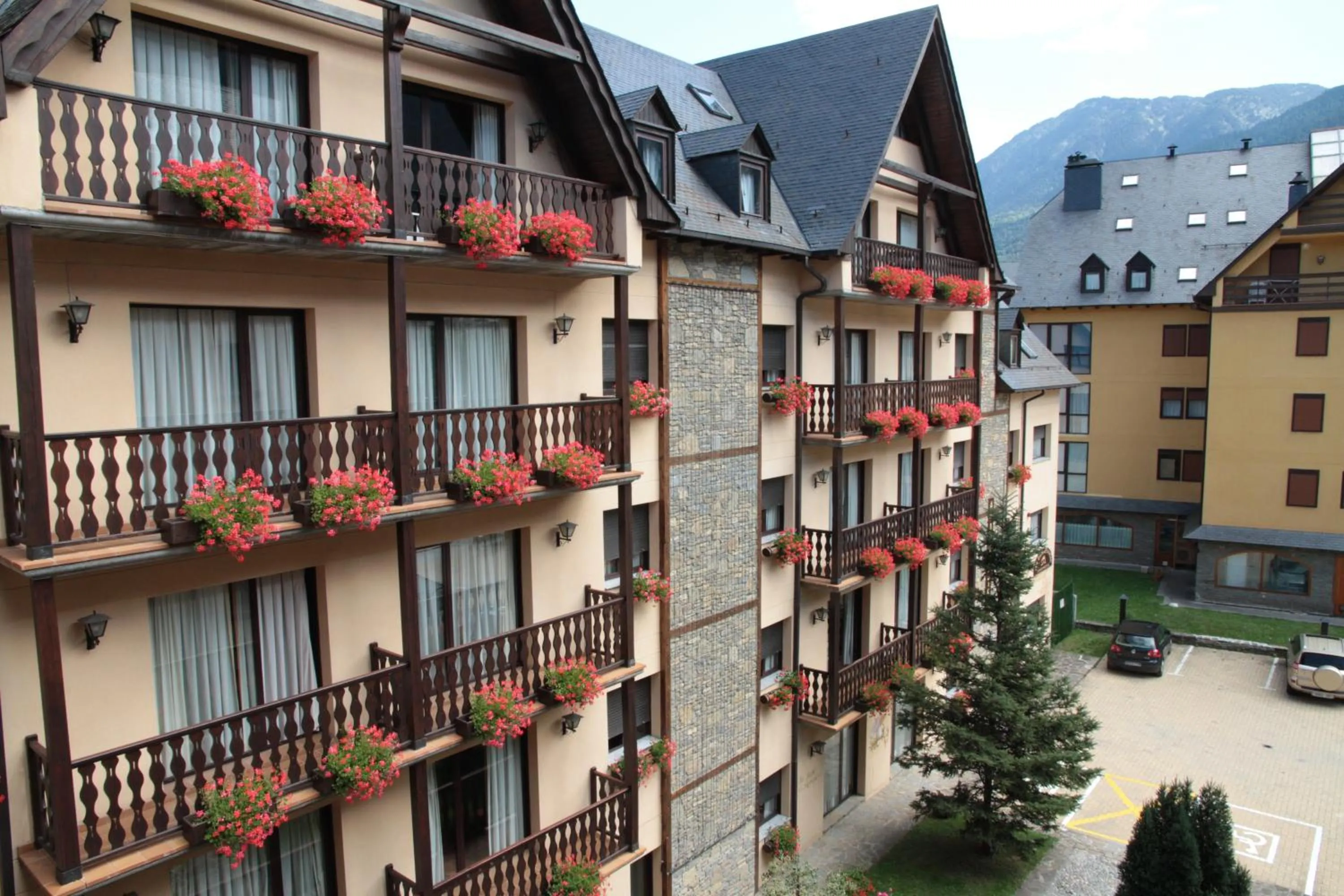 Off site in El Refugio de Aran Vielha Aparthotel