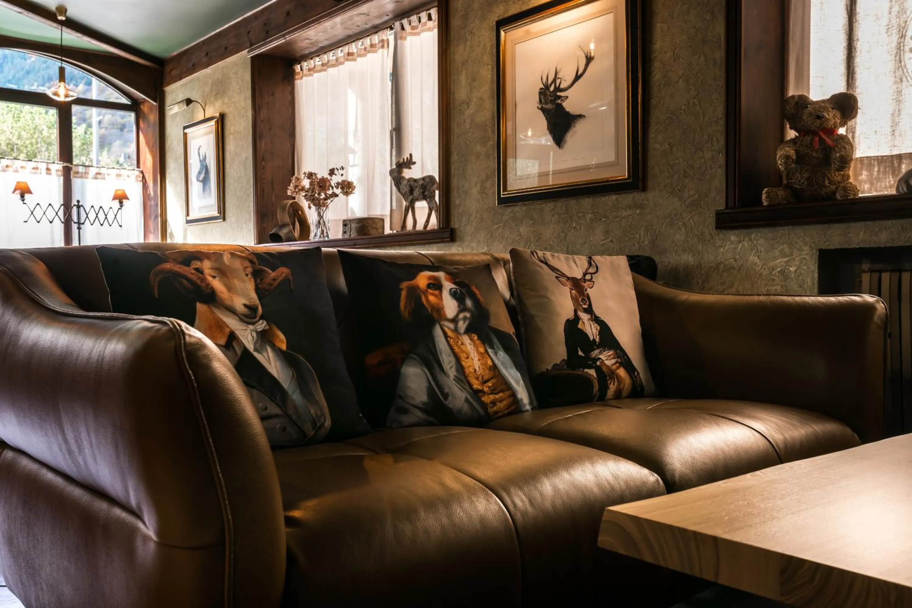 Lounge or bar in El Refugio de Aran Vielha Aparthotel