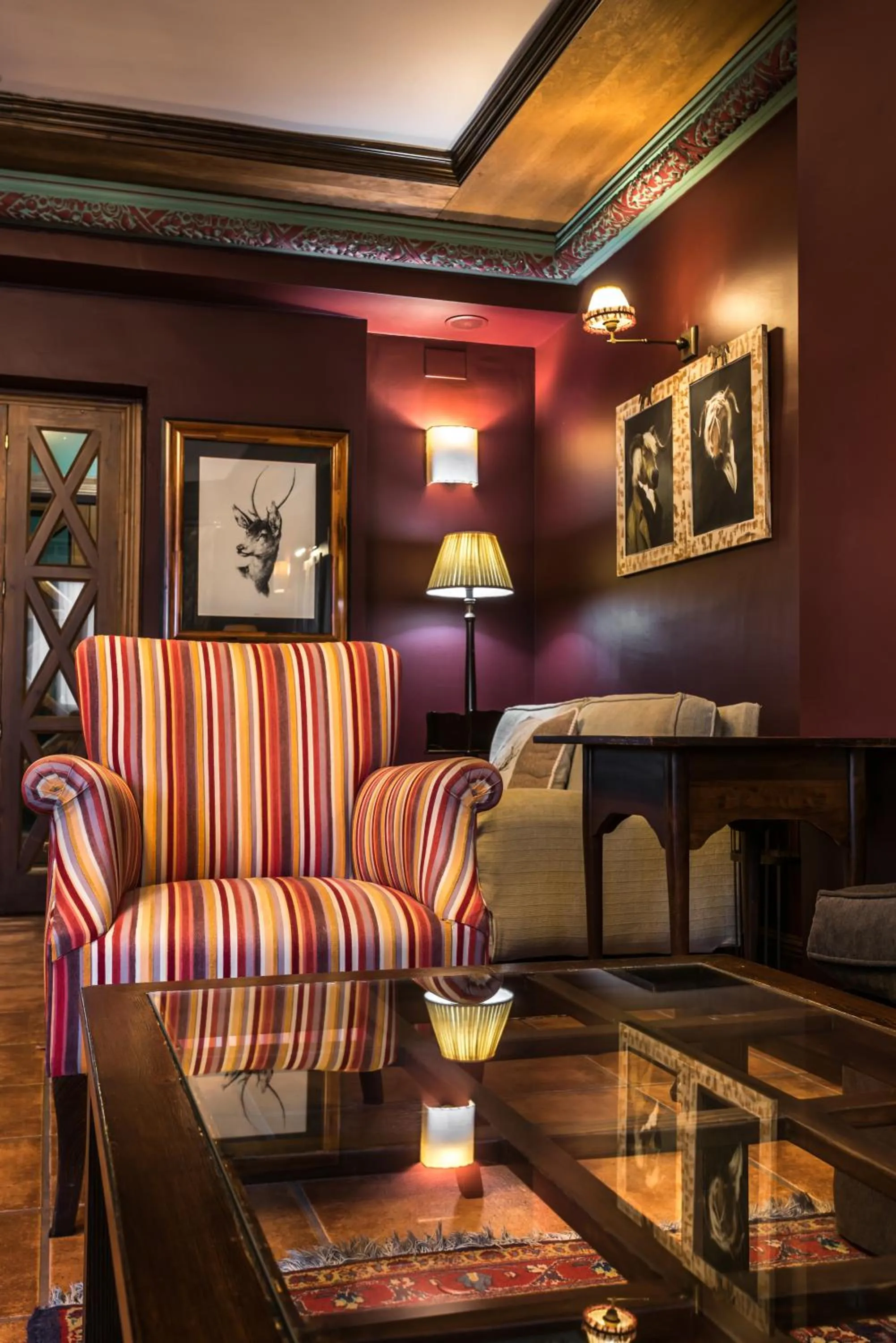 Communal lounge/ TV room in El Refugio de Aran Vielha Aparthotel