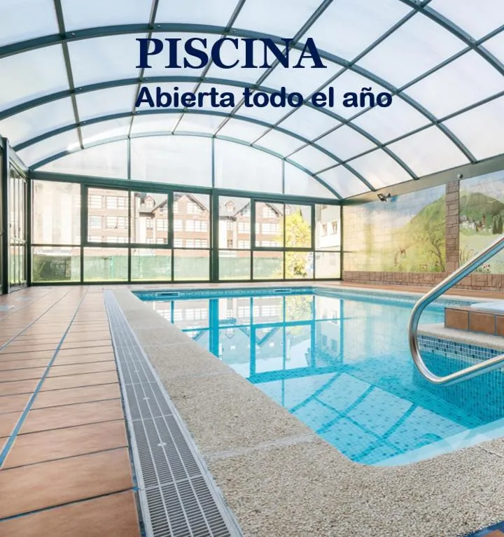 Swimming pool in El Refugio de Aran Vielha Aparthotel