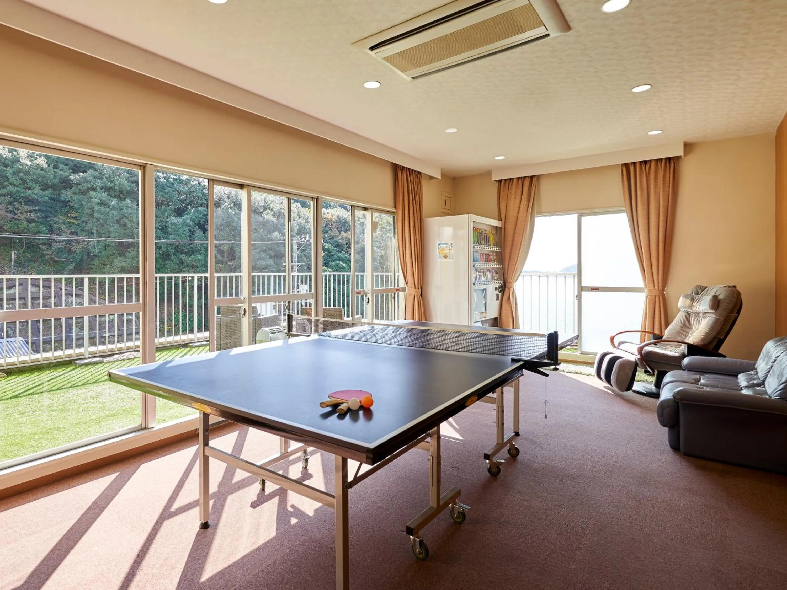 Table tennis in Abuto Honkan