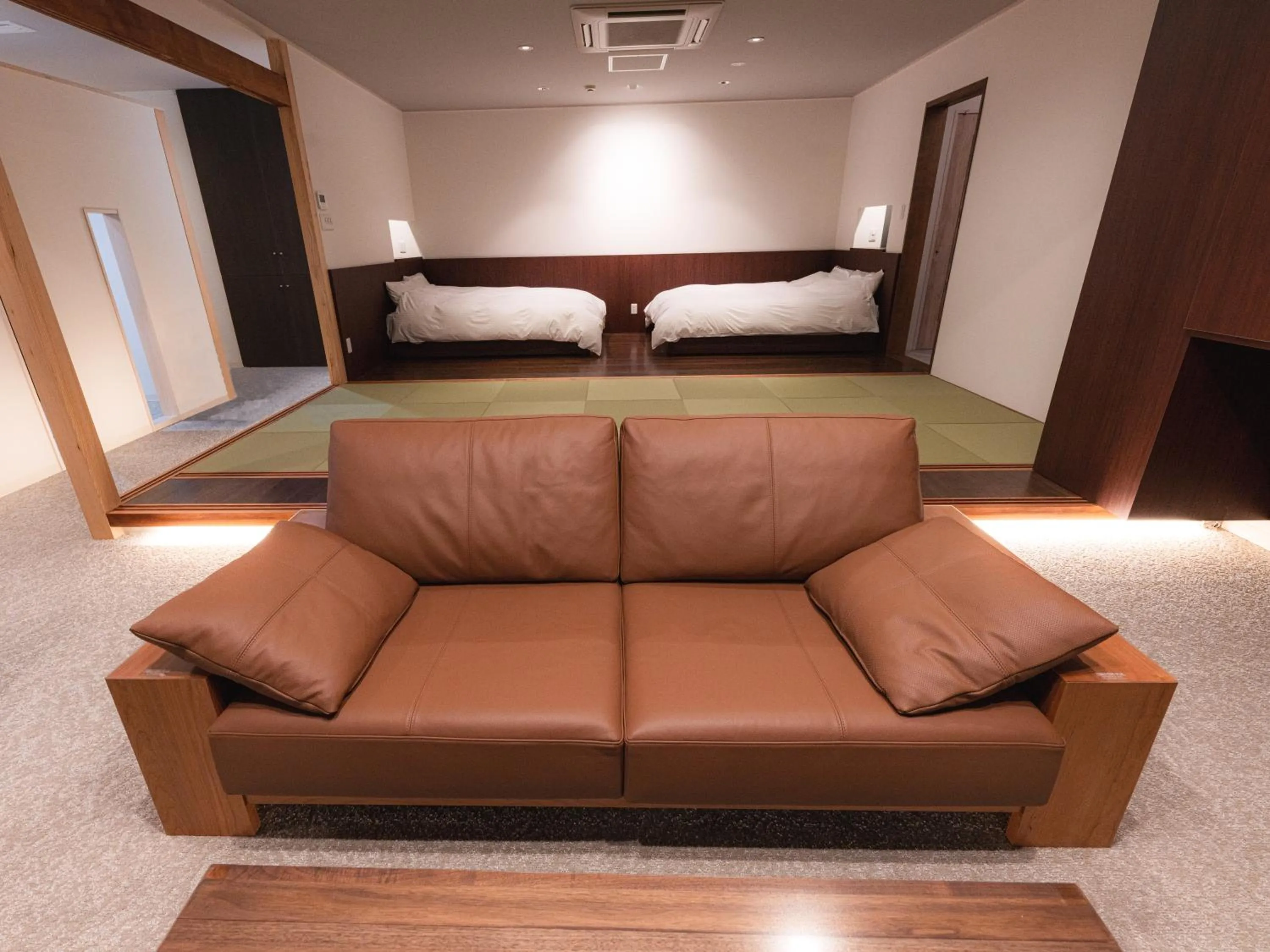 Photo of the whole room, Bed in Abuto Honkan