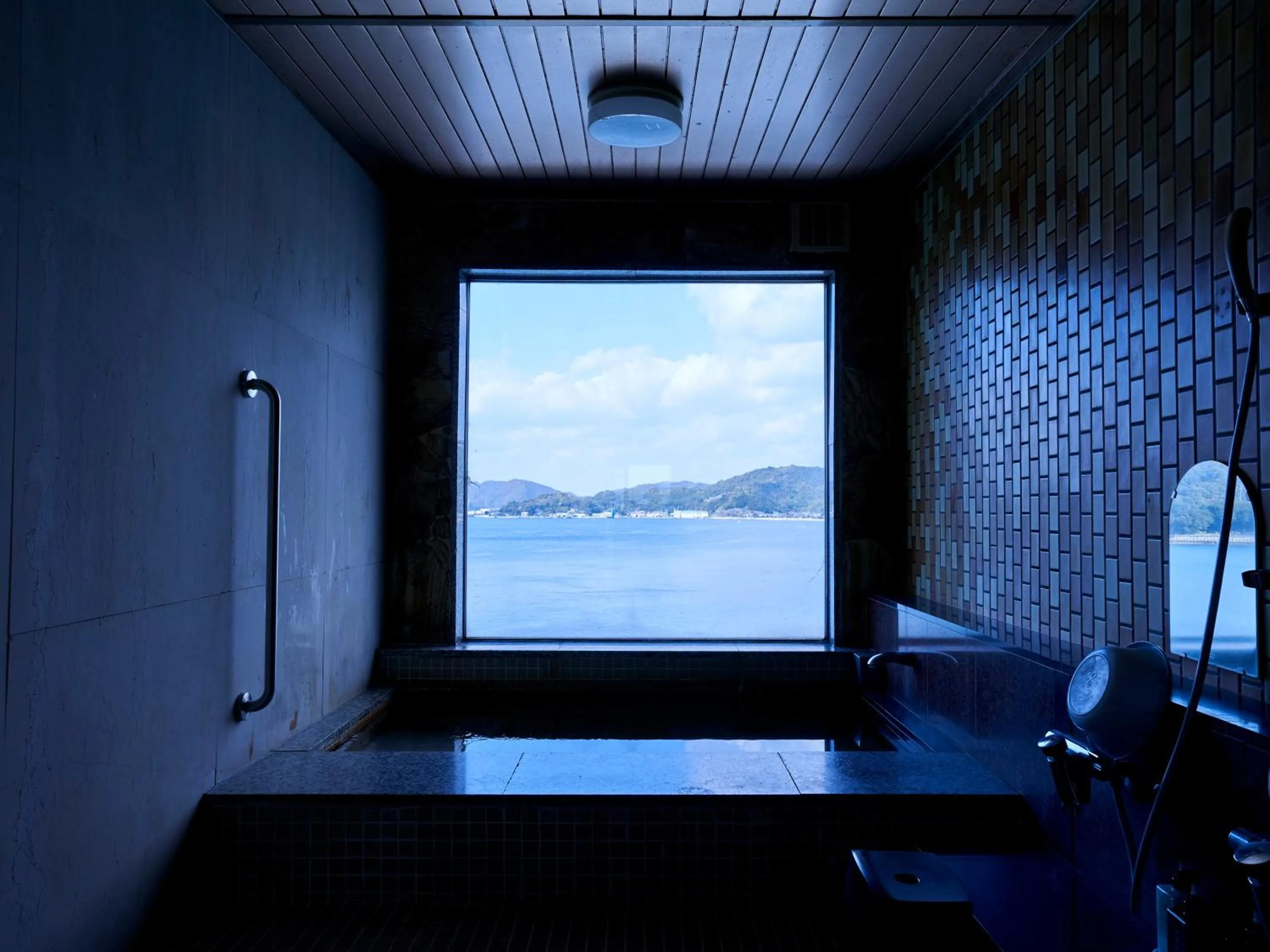 Public Bath in Abuto Honkan