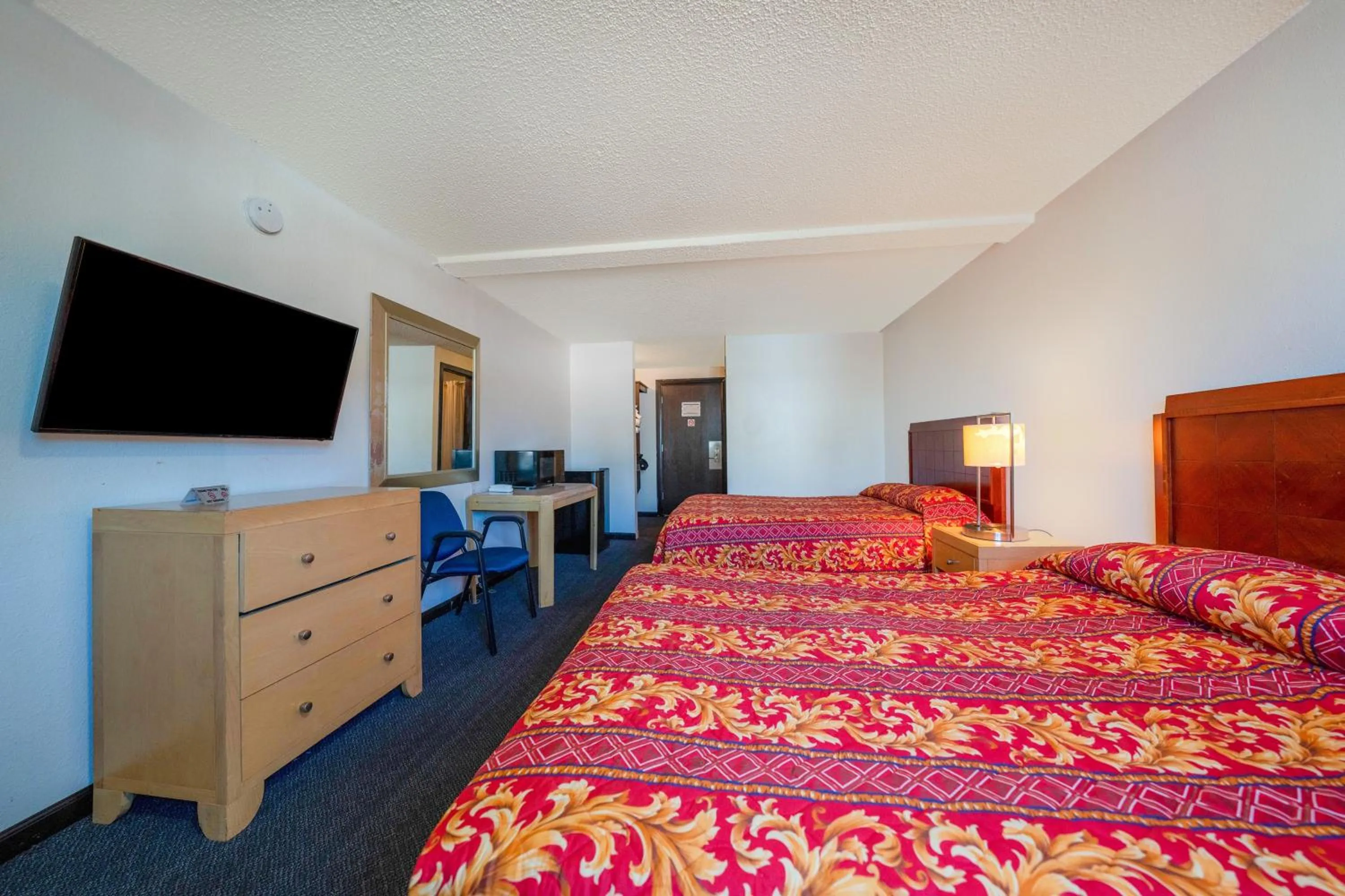 Bedroom, Bed in Unicorn Inn by OYO Portland