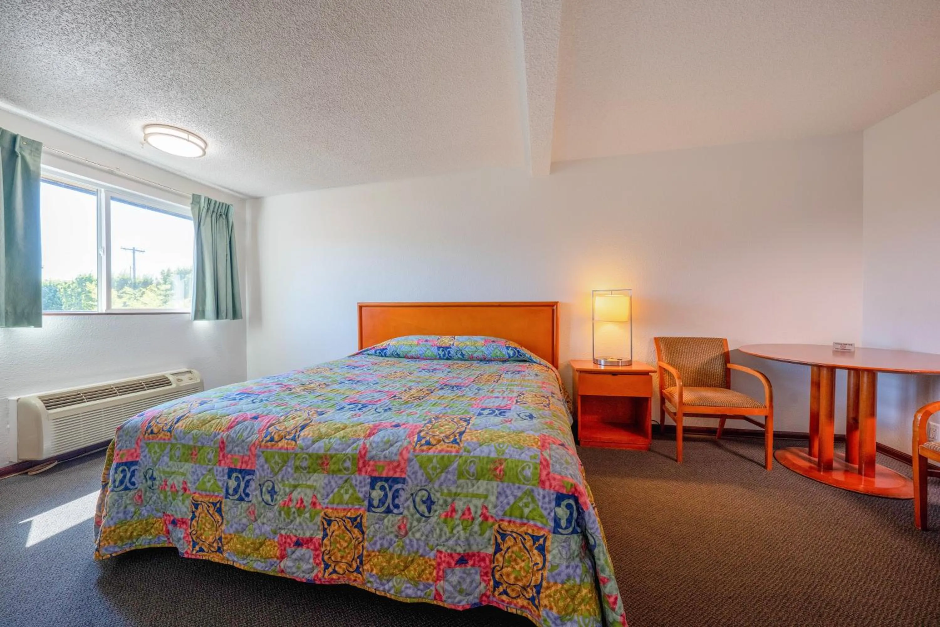 Bedroom, Bed in Unicorn Inn by OYO Portland