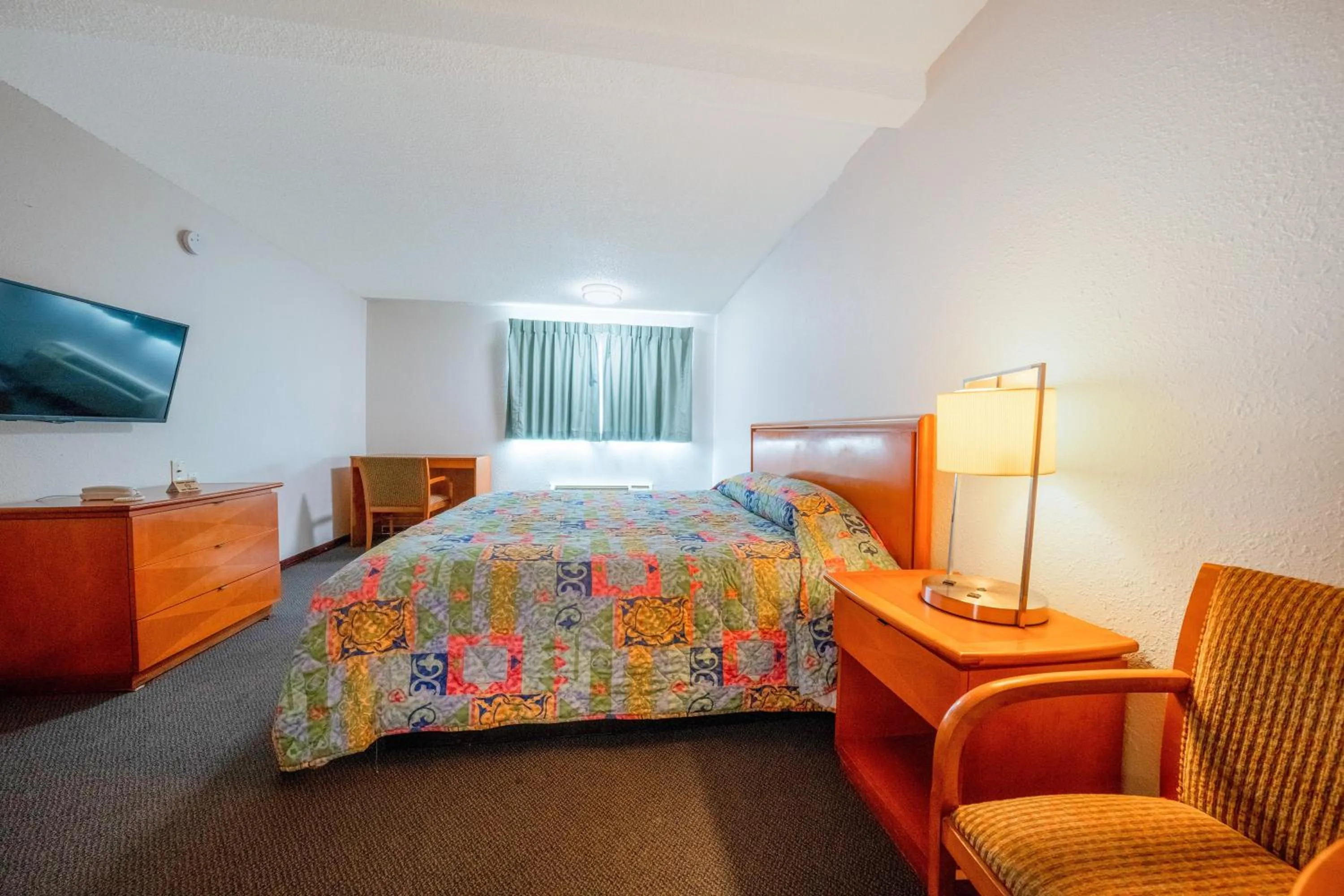 Bedroom, Bed in Unicorn Inn by OYO Portland