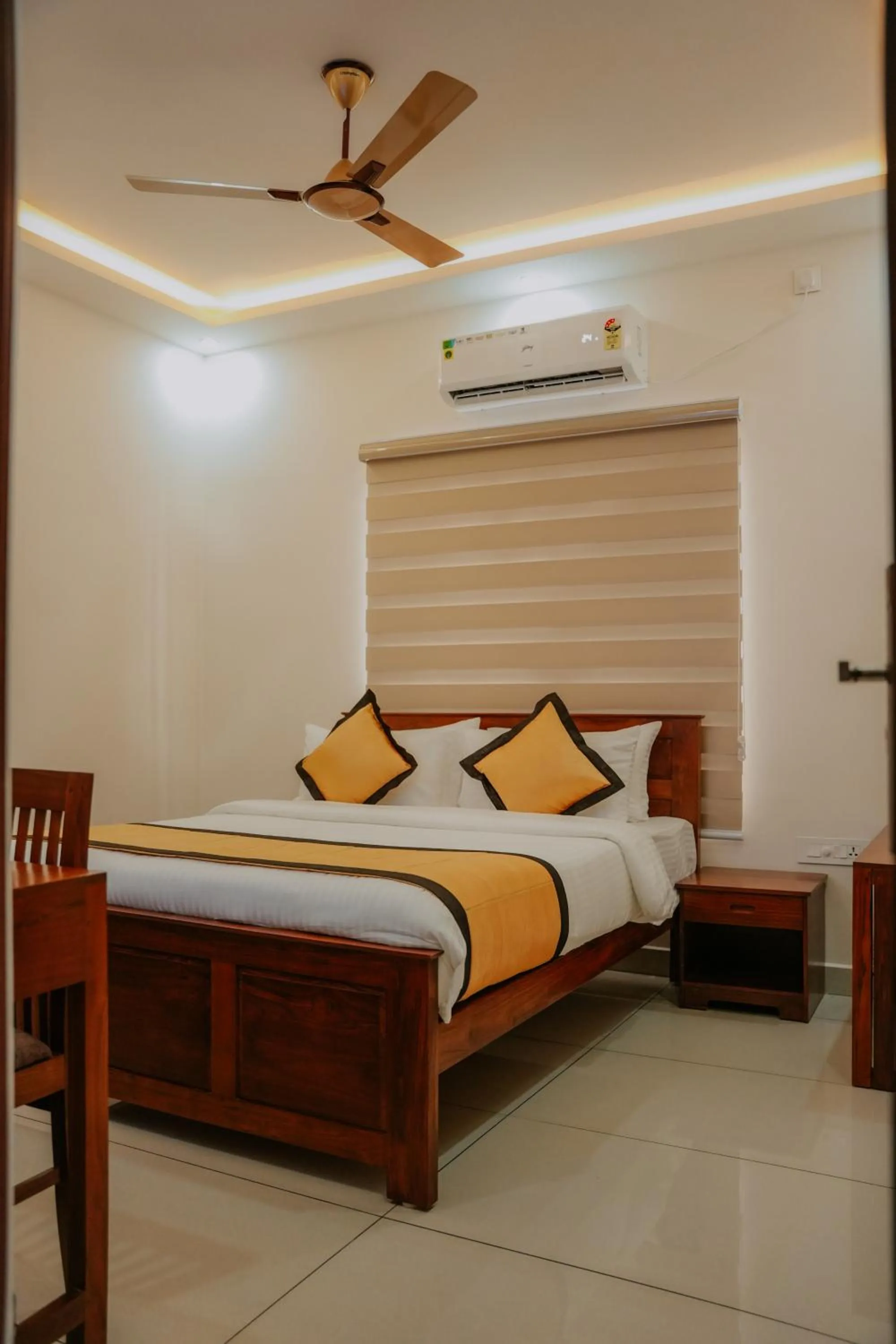 Bed in Makkiyil Residency