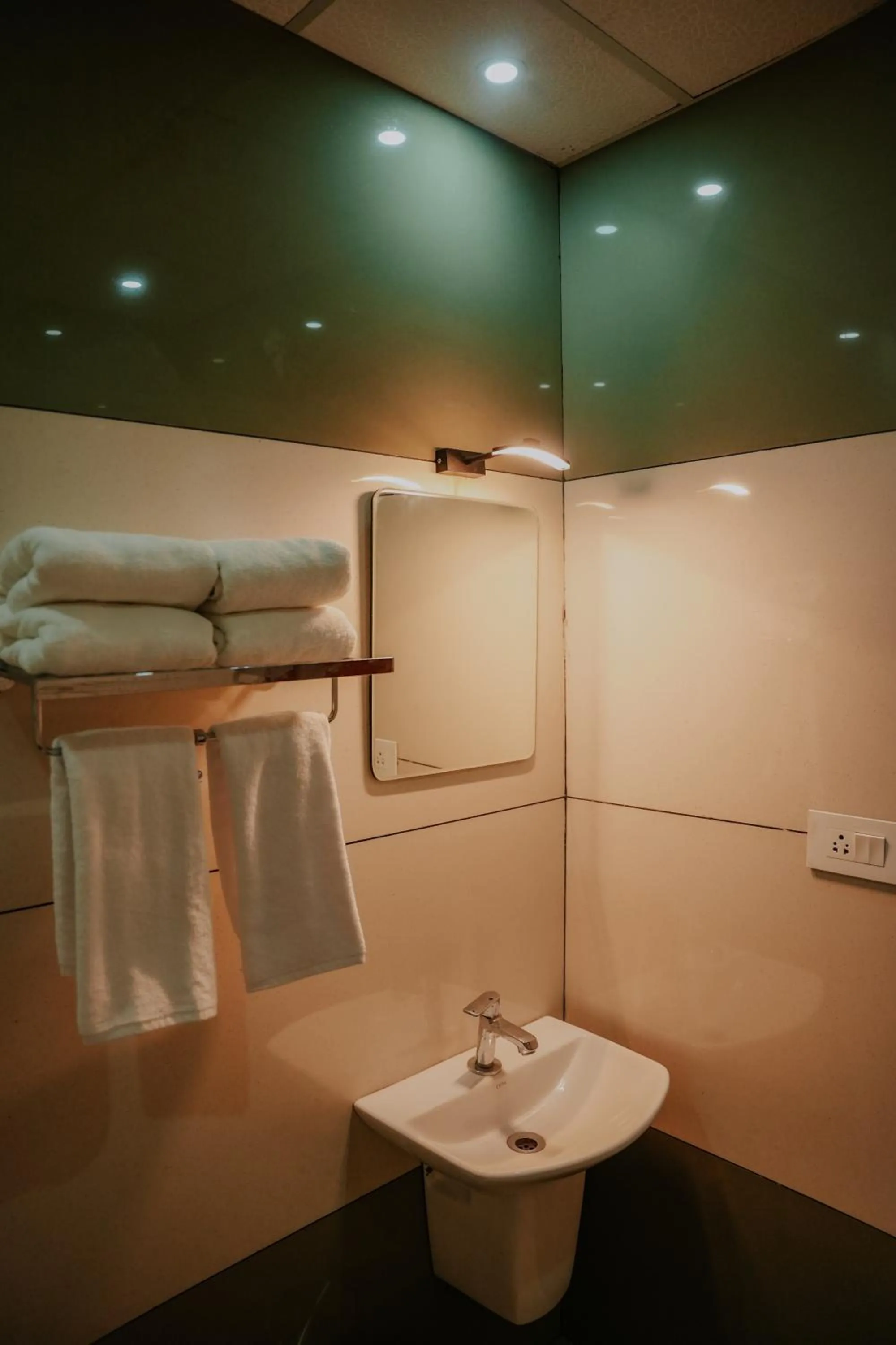 Bathroom in Makkiyil Residency