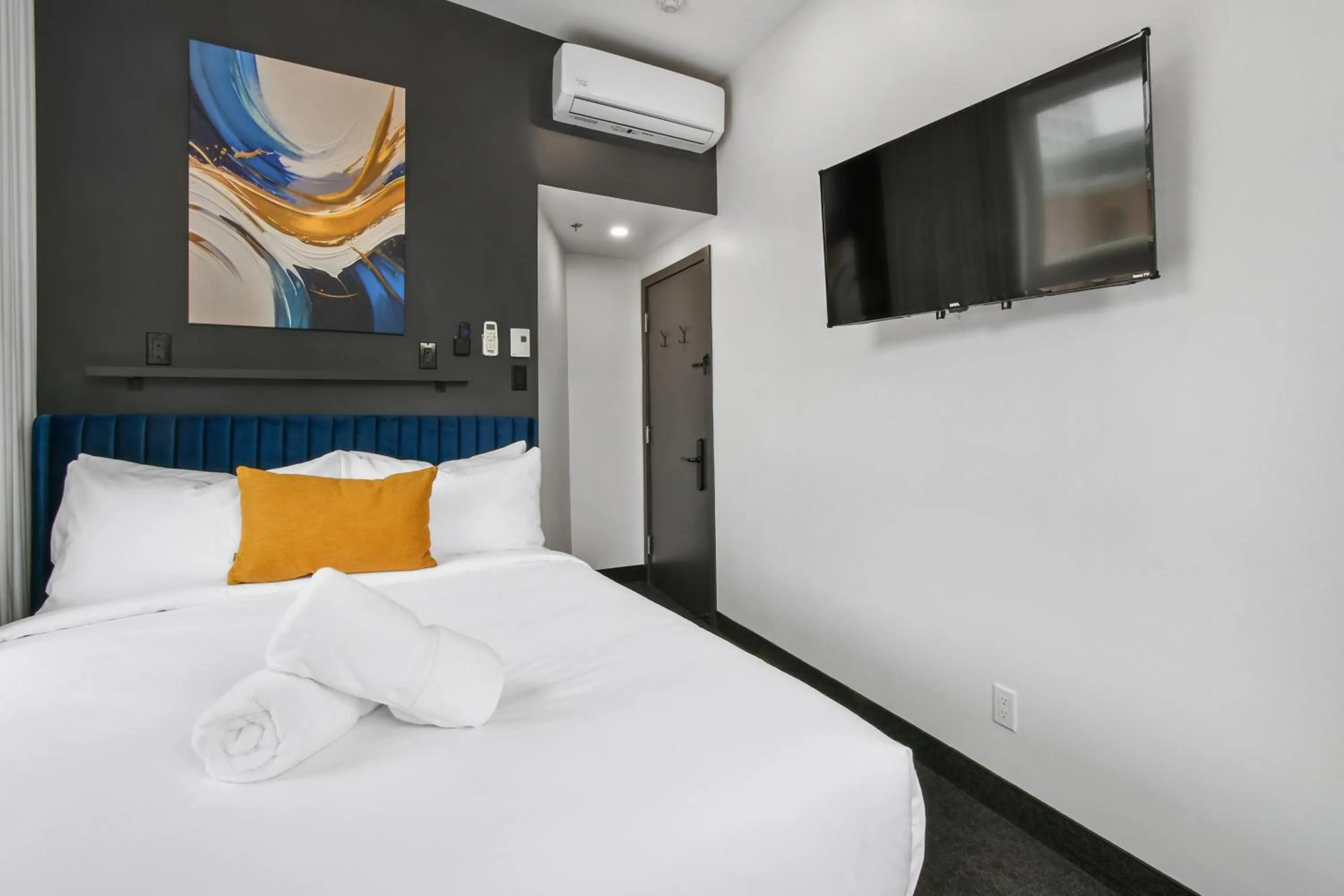 Bed in Lift Hotel