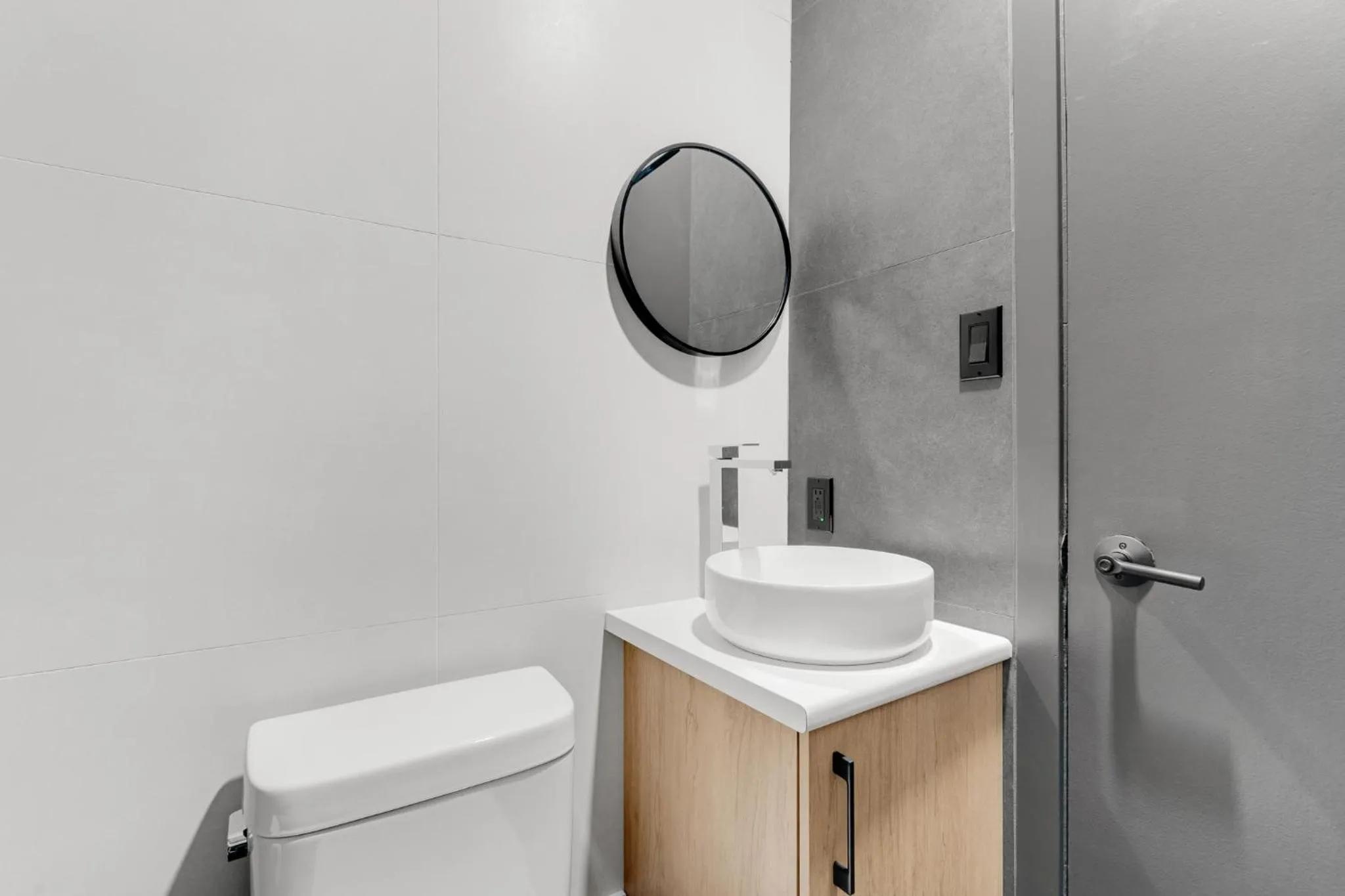 Shower in Lift Hotel