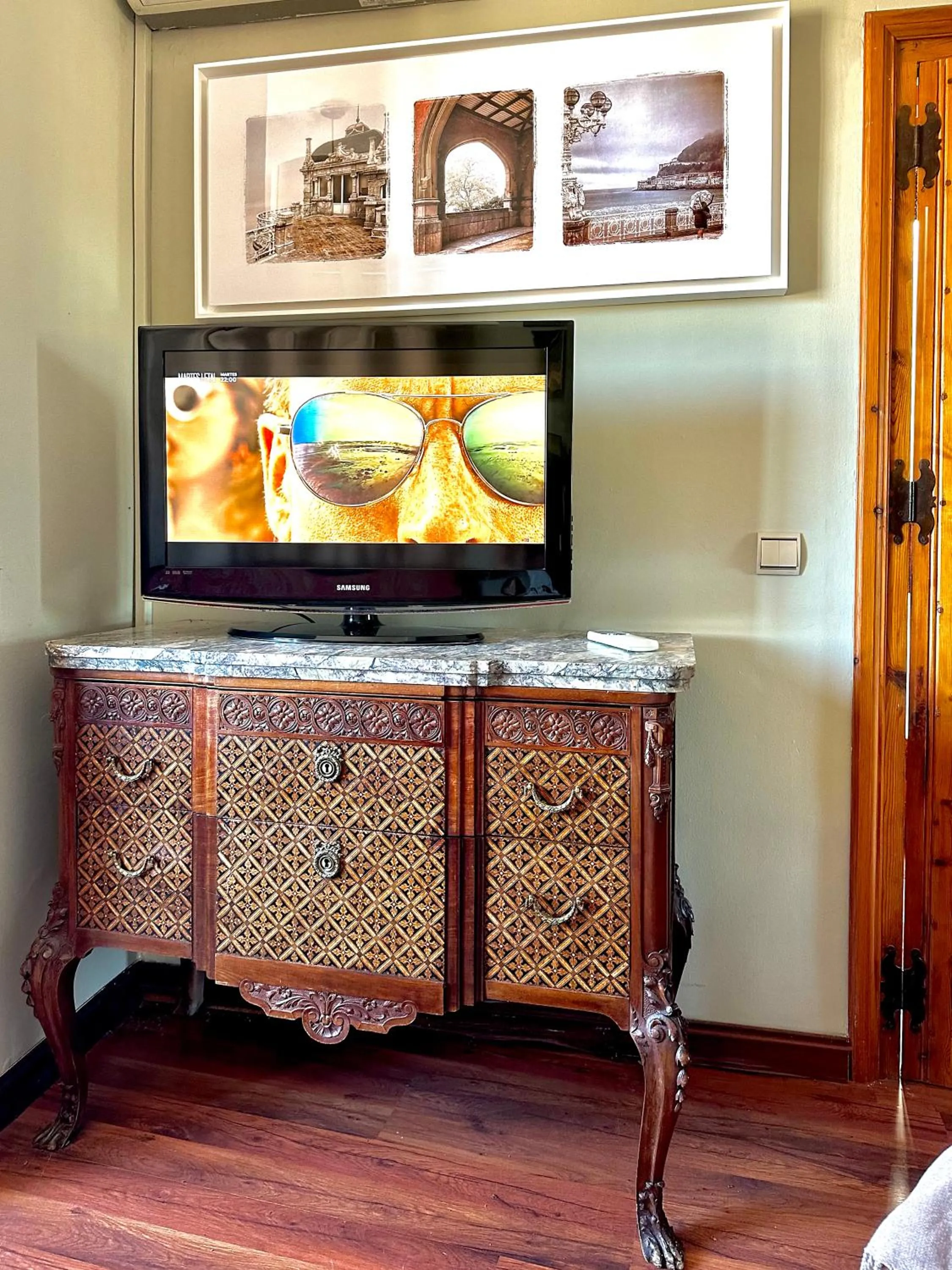 TV and multimedia in Almunia de San Miguel