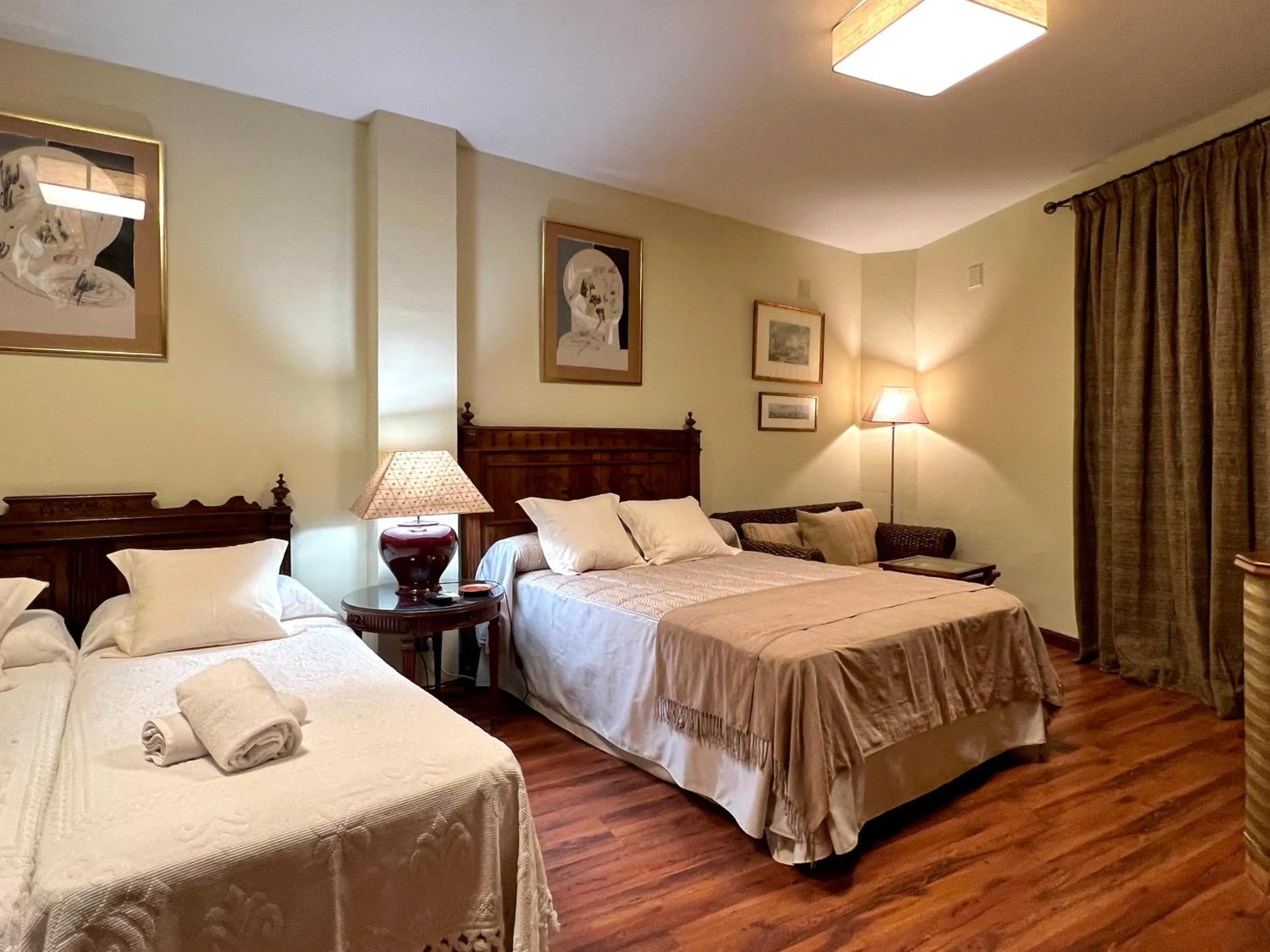 Bed in Almunia de San Miguel