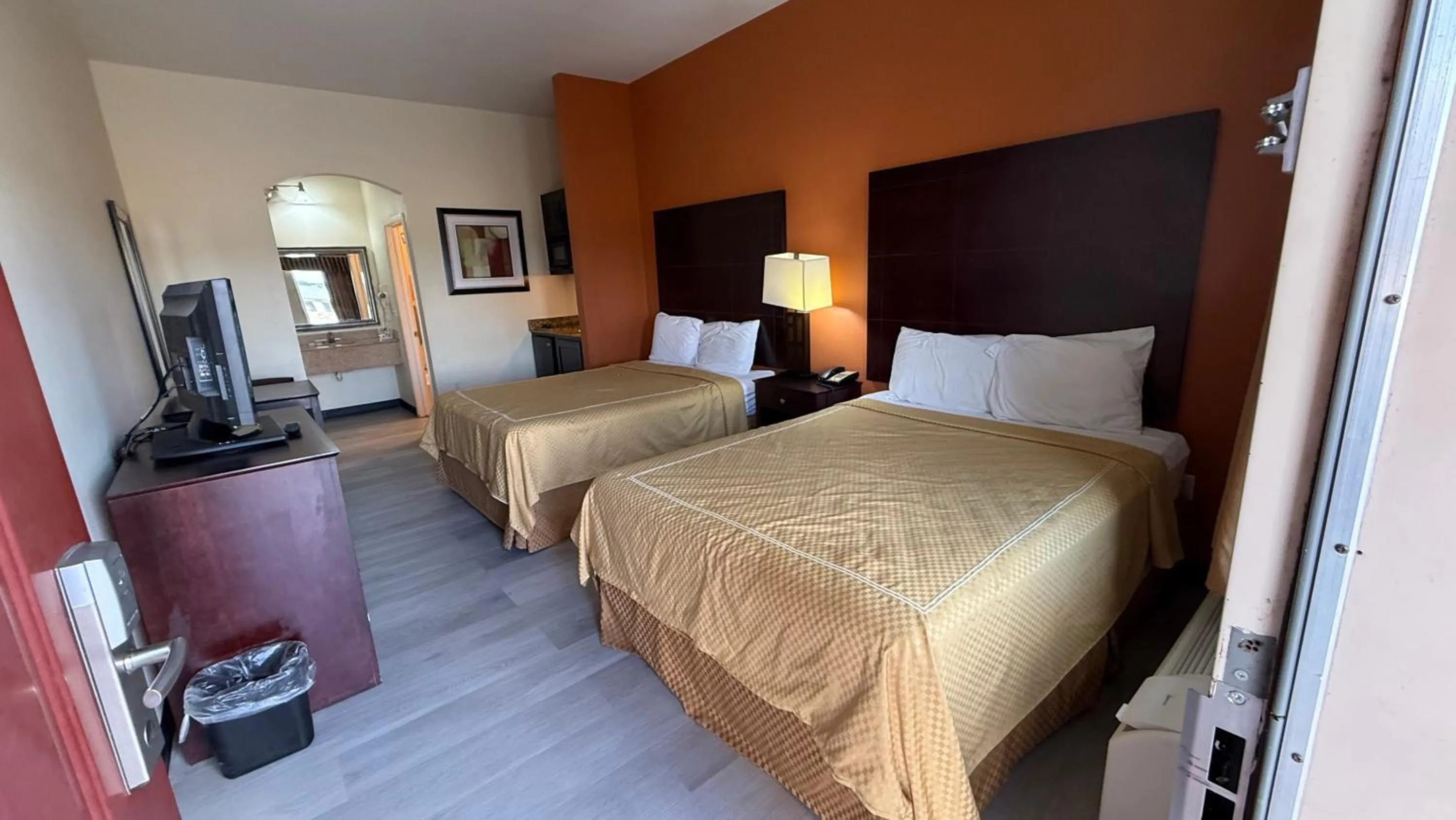 Bed in Executive Inn and Suites