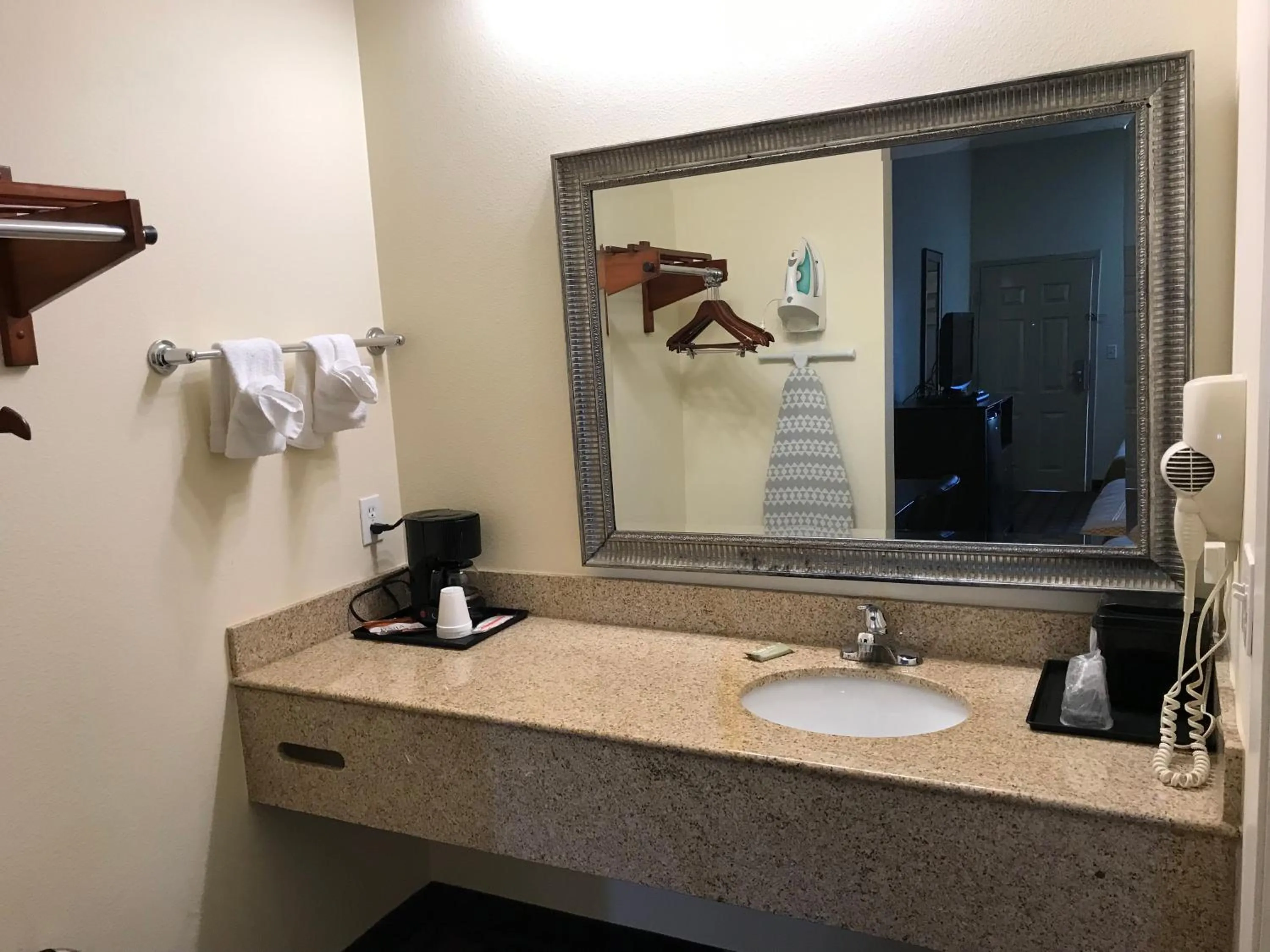 Executive Inn and Suites