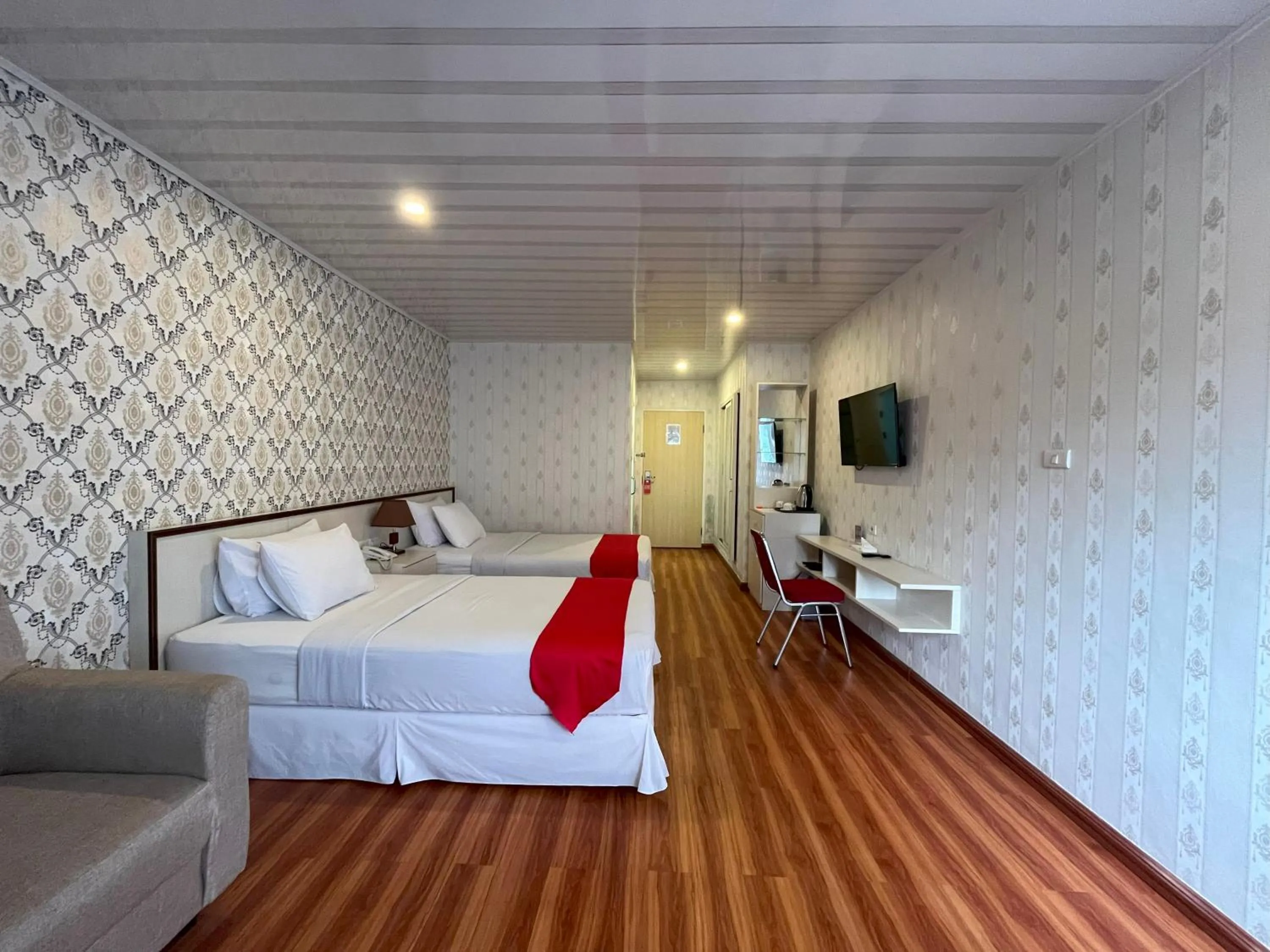 TV and multimedia, Bed in Grand Tamaro Hotel