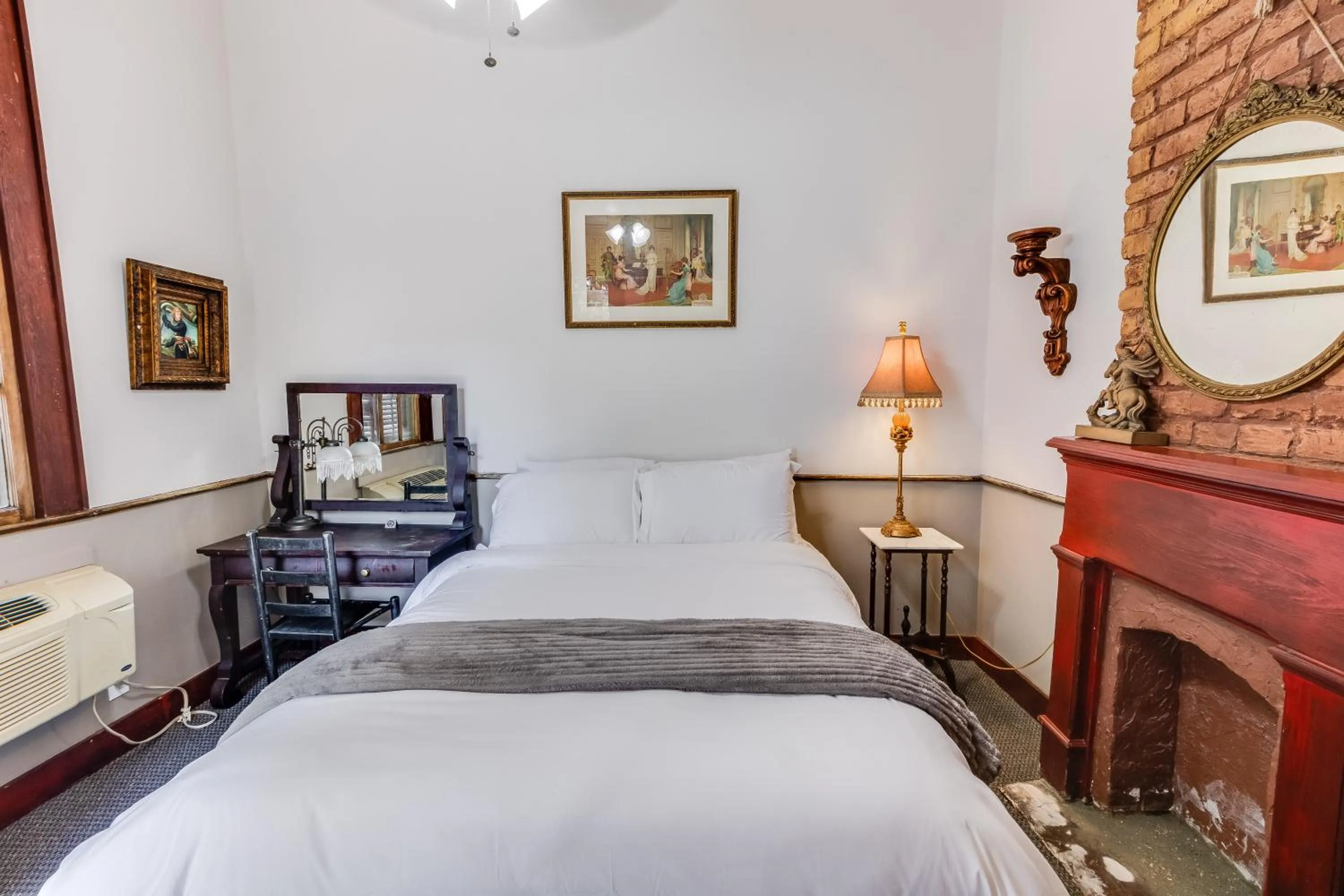 Bed in Royal Barracks Guest House