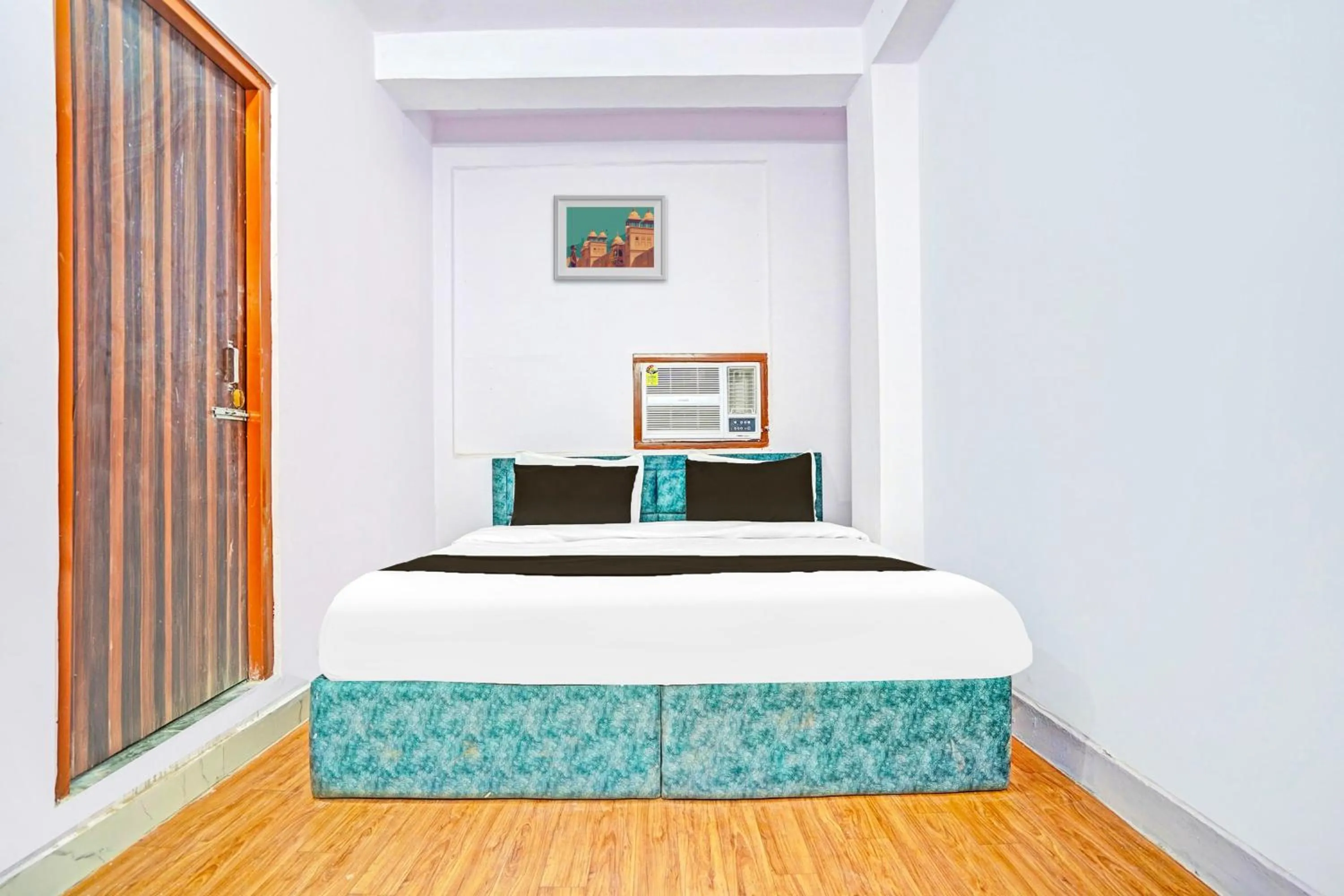 Facade/entrance, Bed in Super Hotel O Pacific Stay